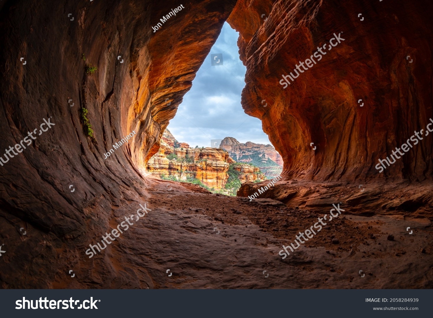 106 Keyhole cave Images, Stock Photos & Vectors | Shutterstock