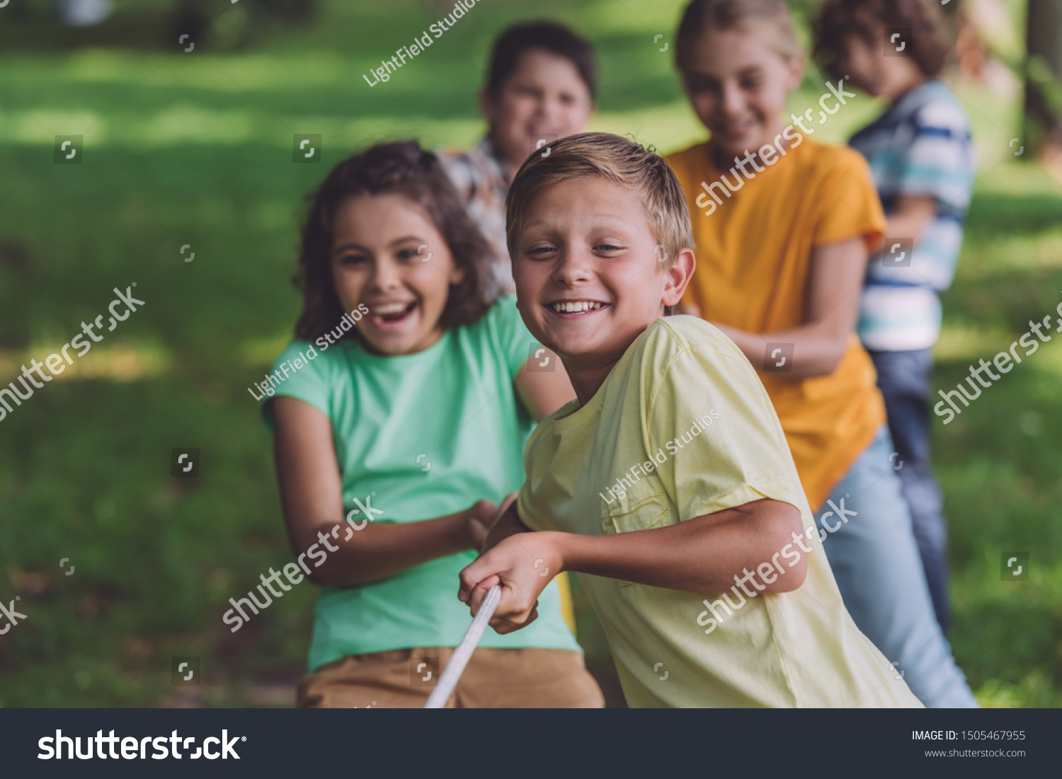 11,001 Kids Competing Stock Photos, Images & Photography 