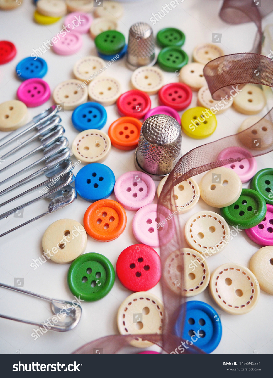 button safety pins