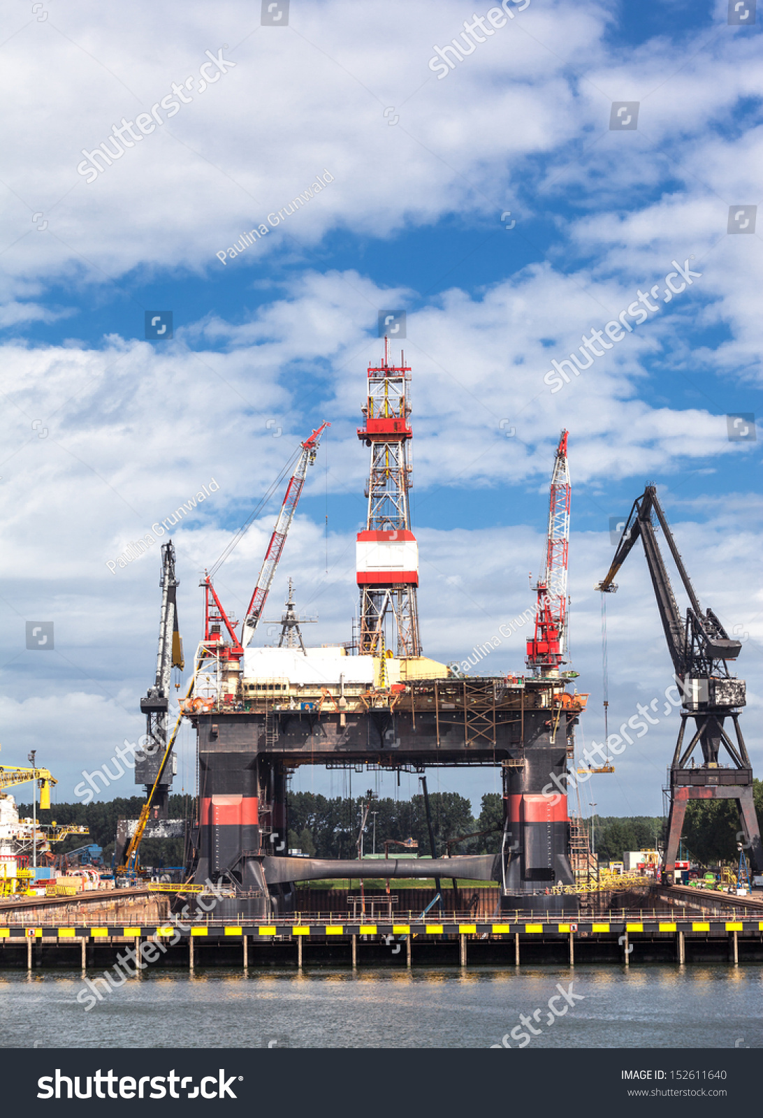 Semi Submersible Rig Harbour Stock Photo 152611640 | Shutterstock