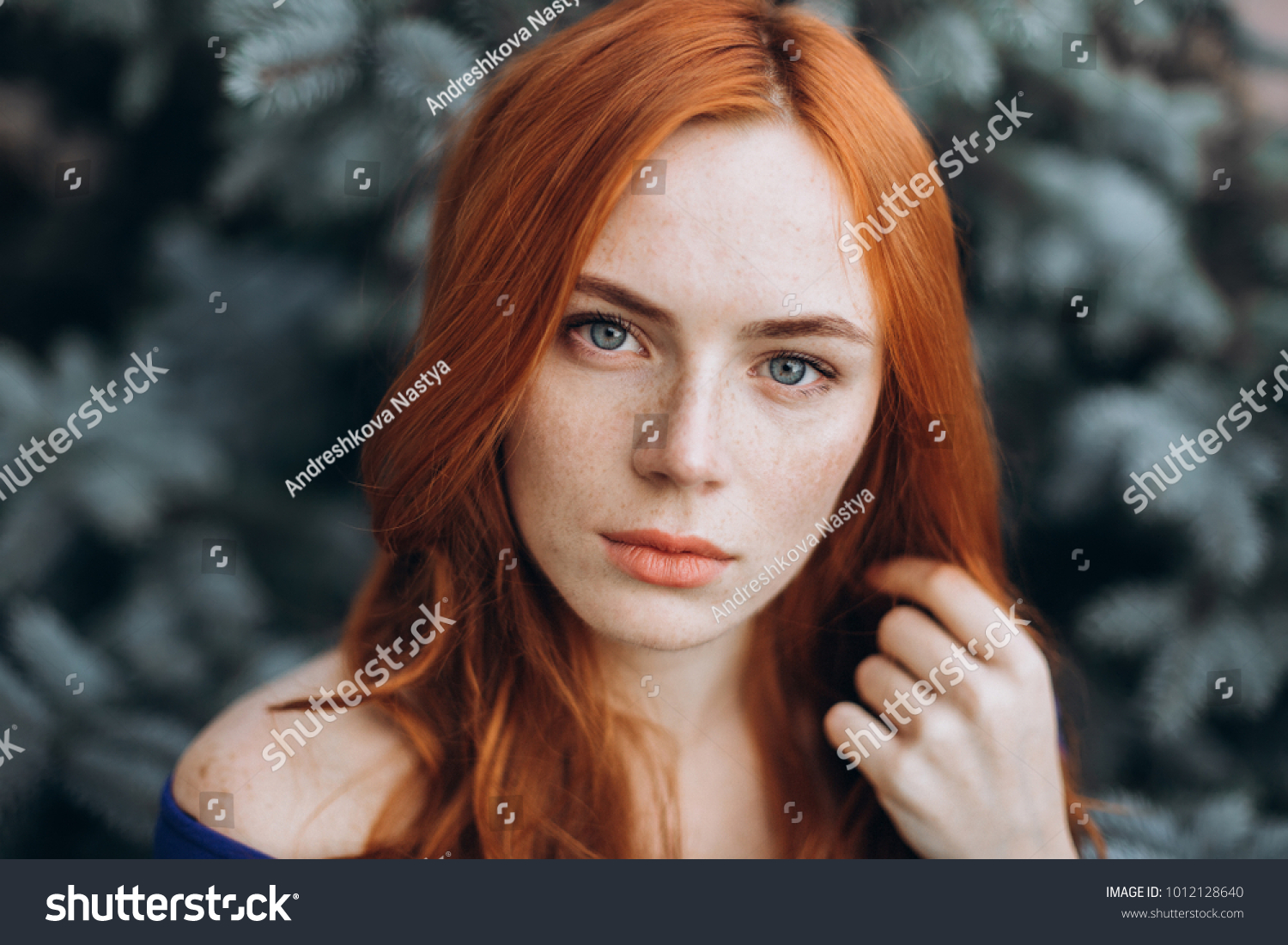 Zdjęcie Stockowe „sensual Close Outdoor Portrait Young Ginger