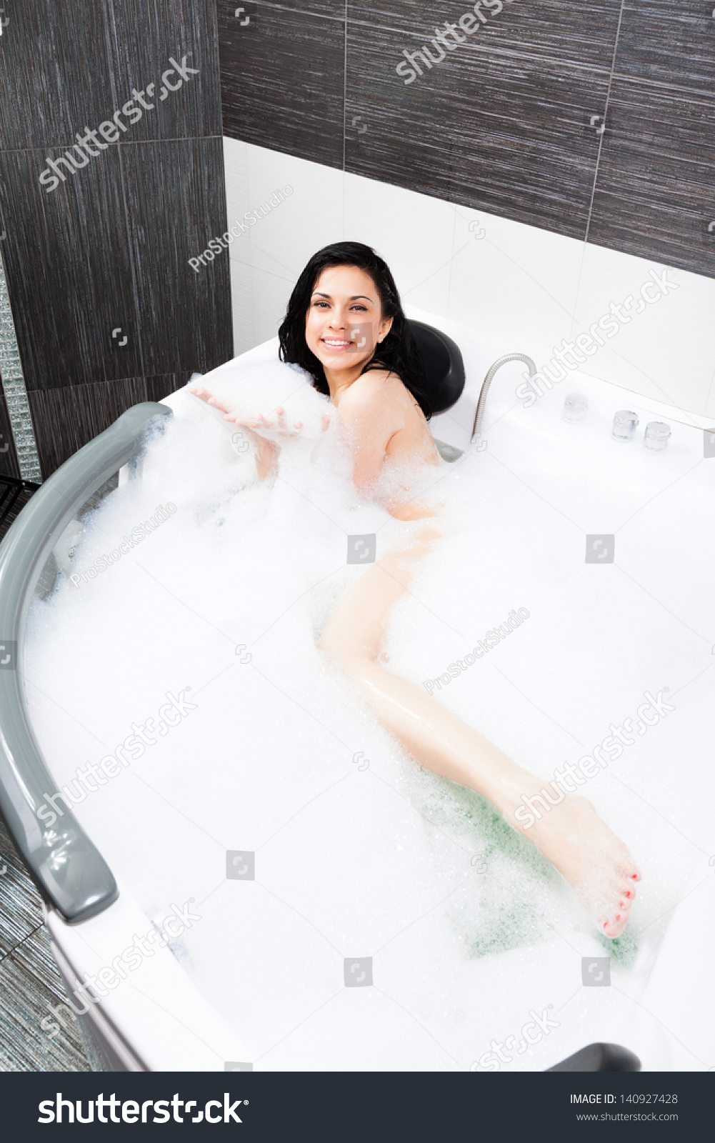 Hot Girl In Bath Tub