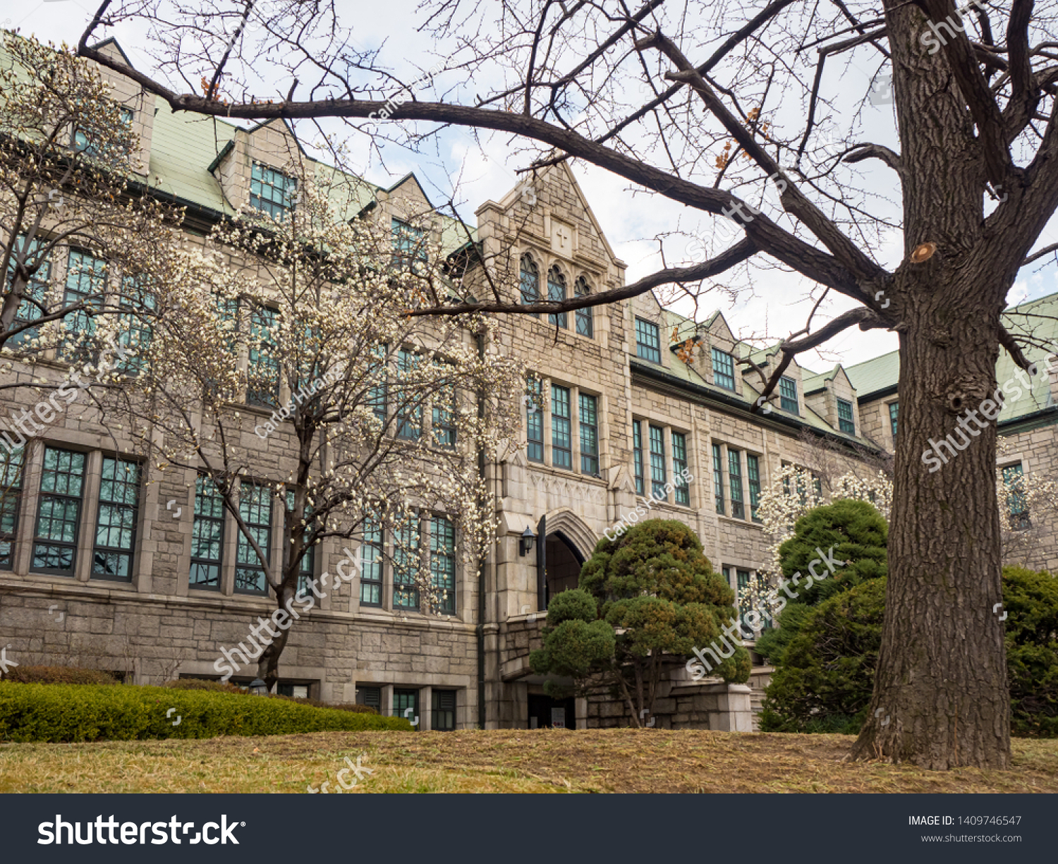 Seoulkoreamarch 23 Ewha Womans University Facade Stock Photo Edit