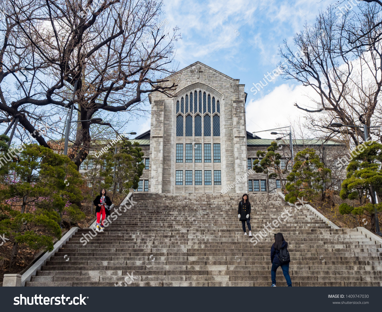 Seoulkoreamarch 23 People Walk Ewha Womans Stock Photo Edit Now