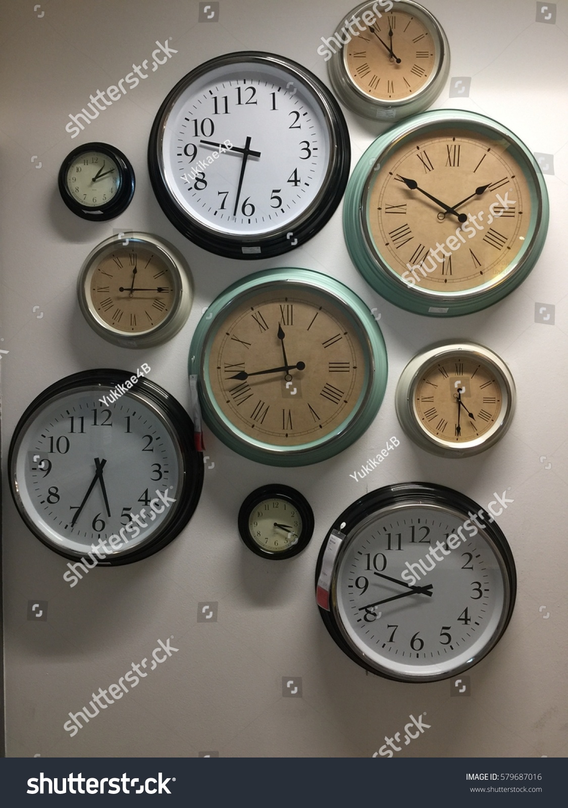 Set Wall Clock Clock Display Different Stock Photo Edit Now 579687016