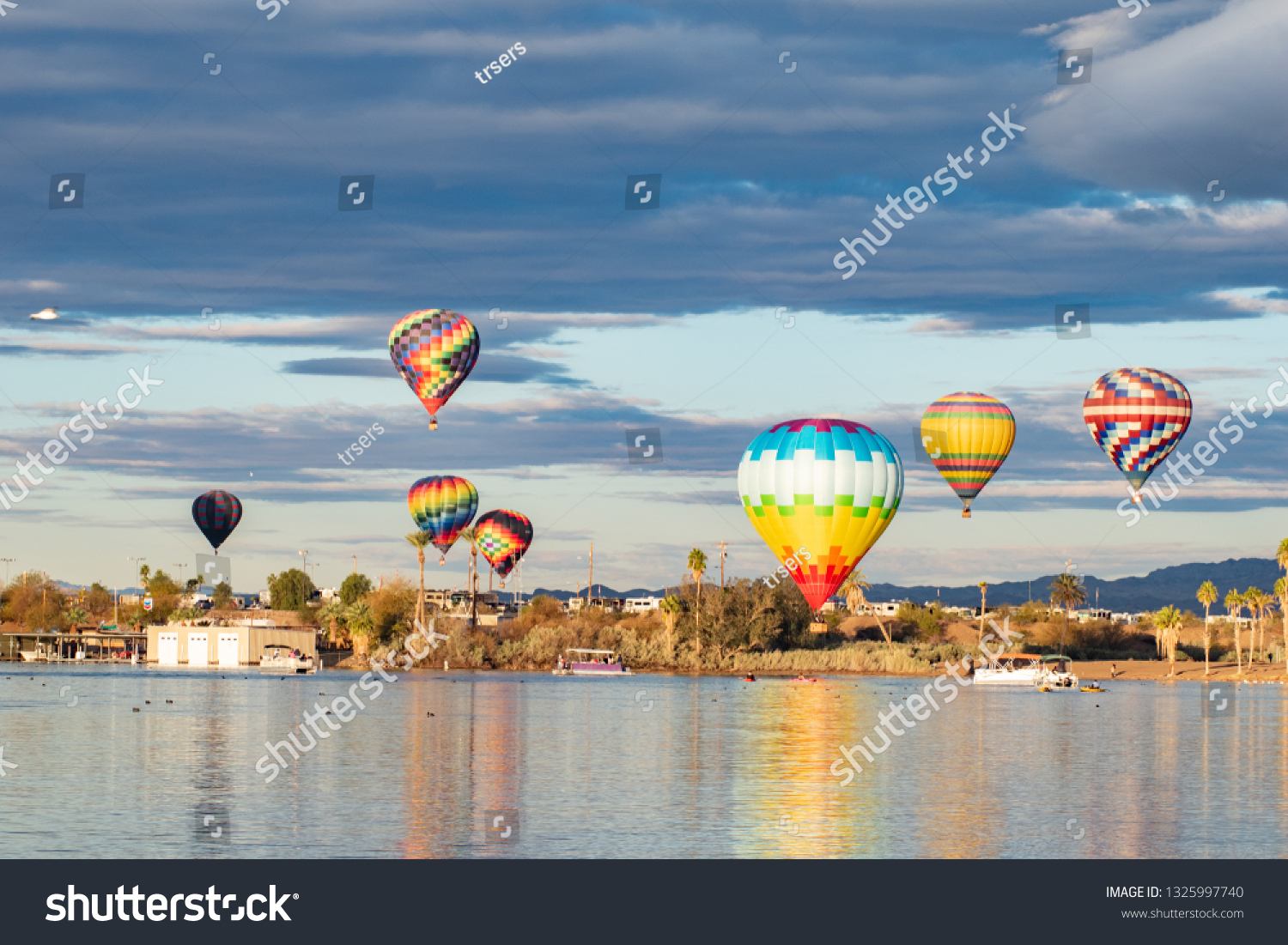 23 Lake havasu balloon festival Images, Stock Photos & Vectors