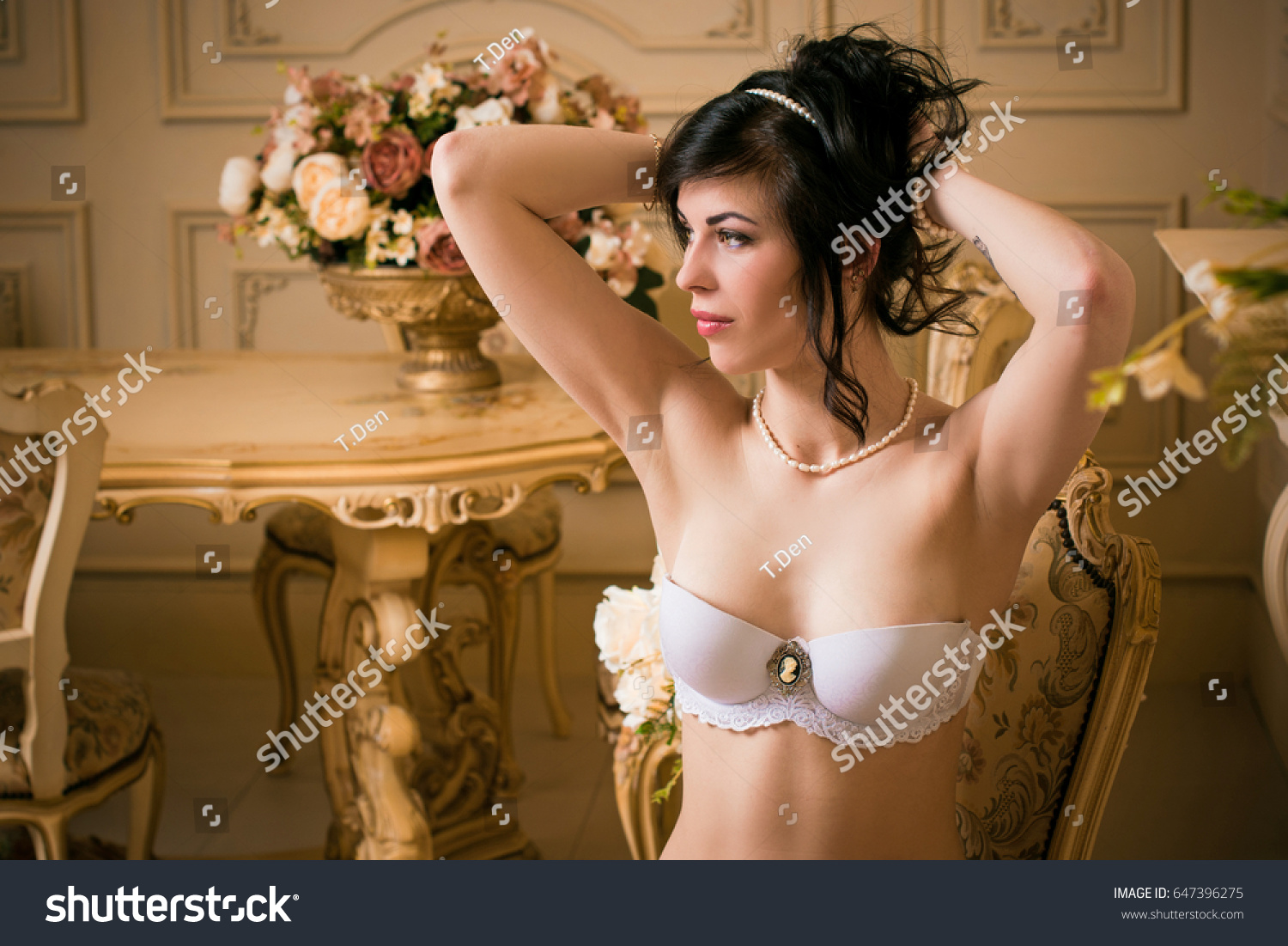 White Lingerie Pearl Necklace