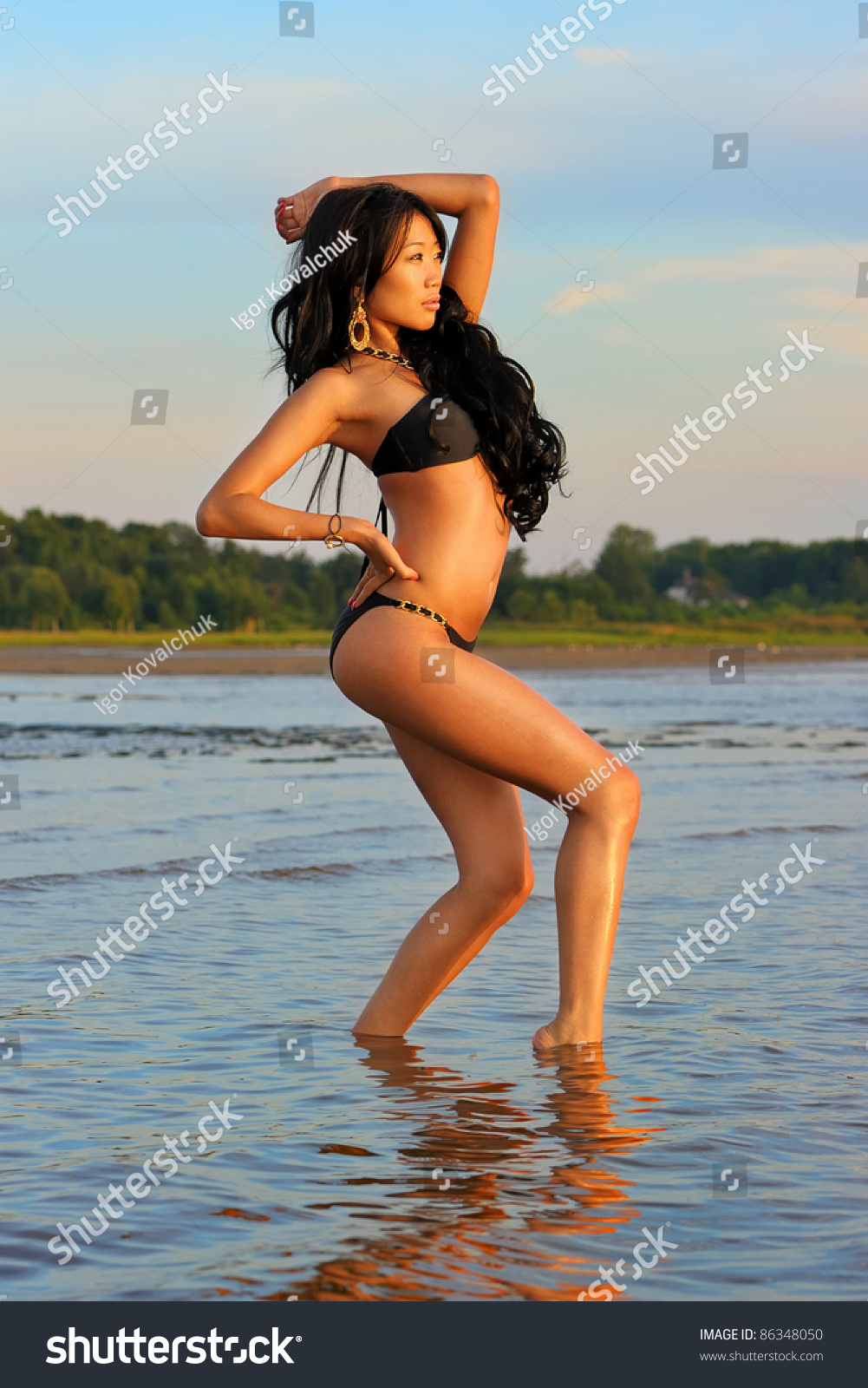 Sexy Asian Girl Bikini库存照片86348050 Shutterstock