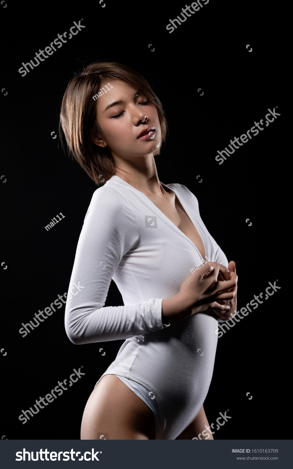 Photo De Stock Sexy Asian Girl Model Woman Body 1610163709 Shutterstock