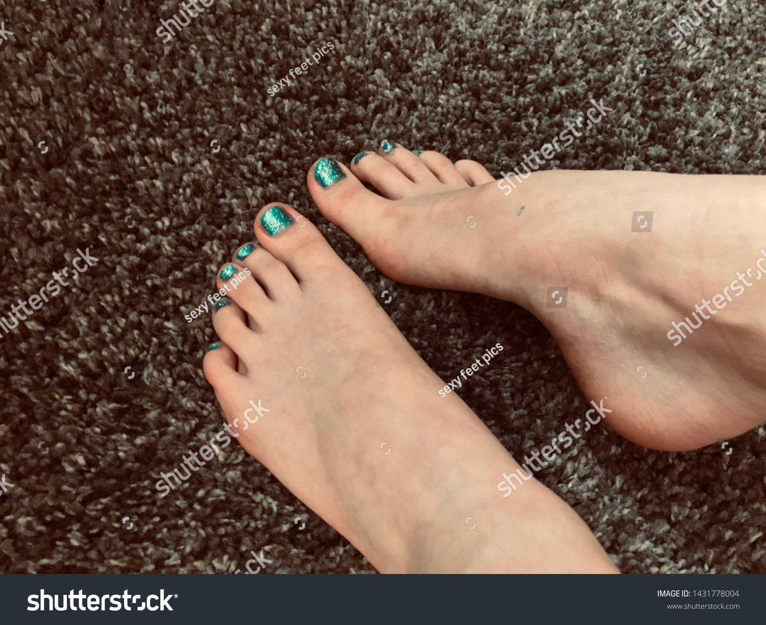 Very Long Nails And Sexy Feet