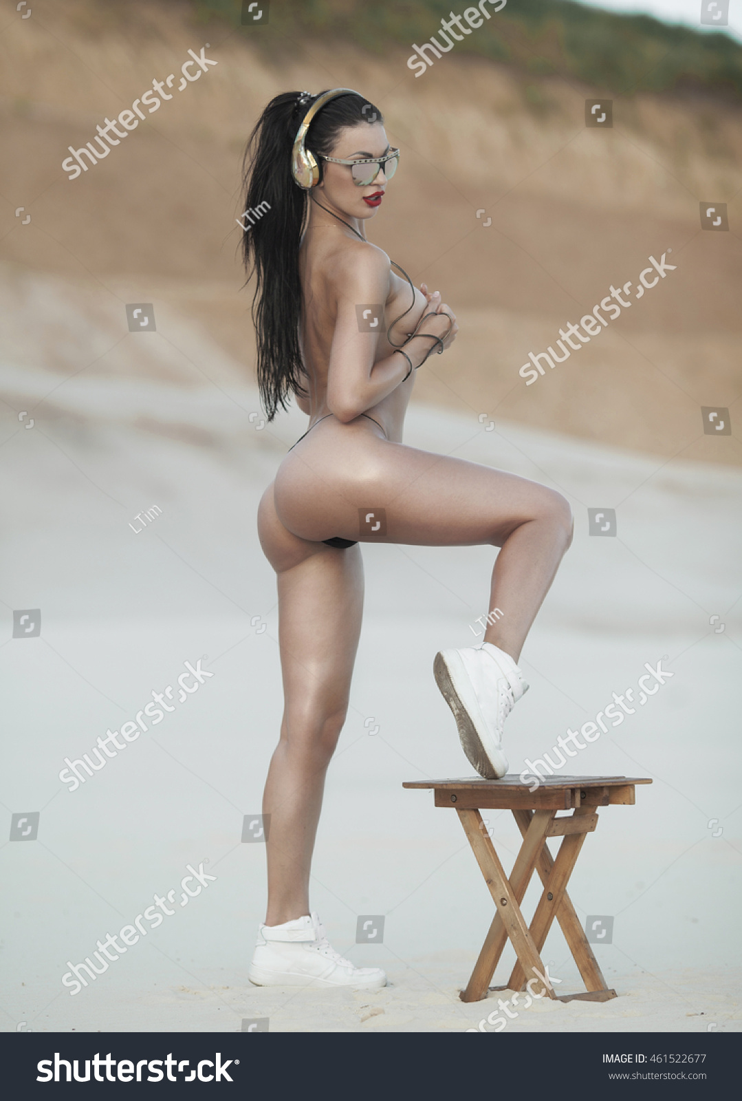 Sexy Brunett Posing Naked