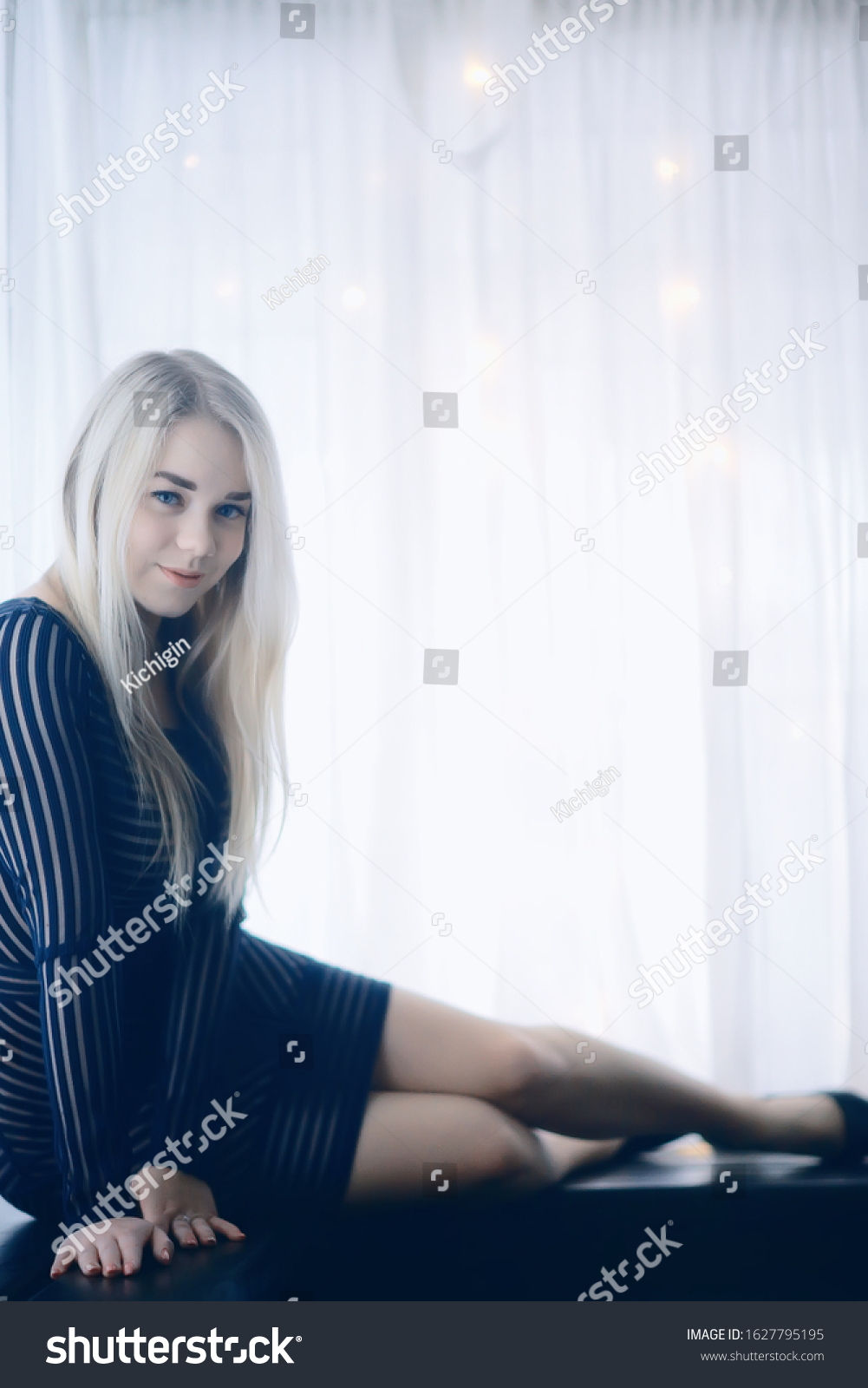 Sexy Czech Blonde Girl Home Interior Foto Stock 1627795195 Shutterstock 6891