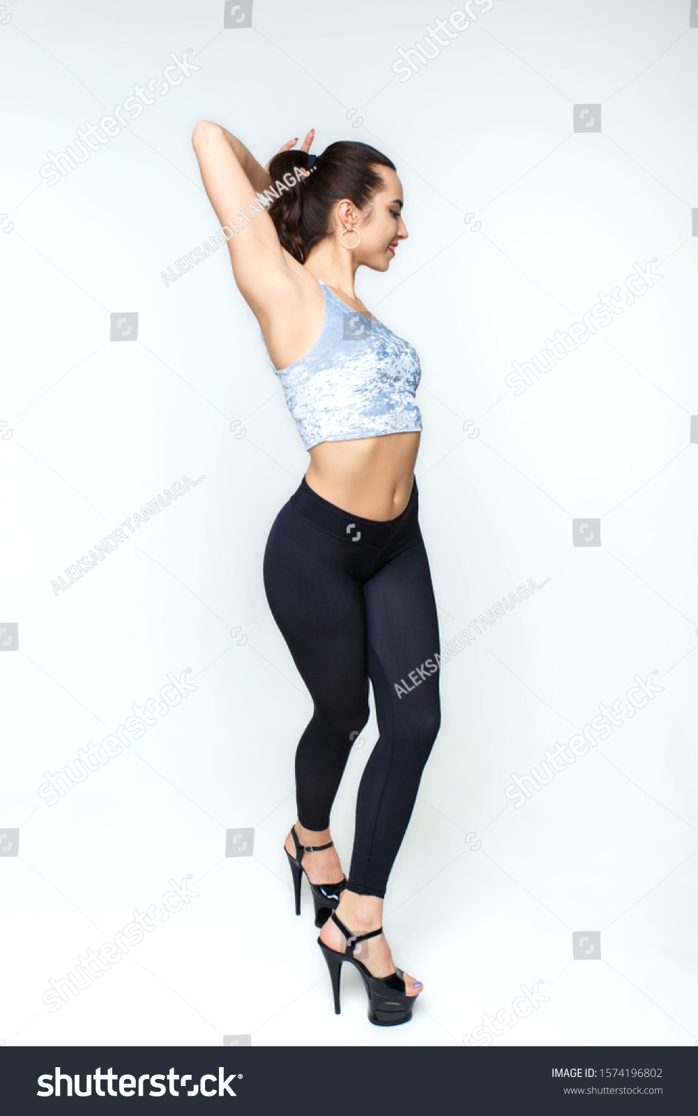 sexy brunette selfie yoga pants