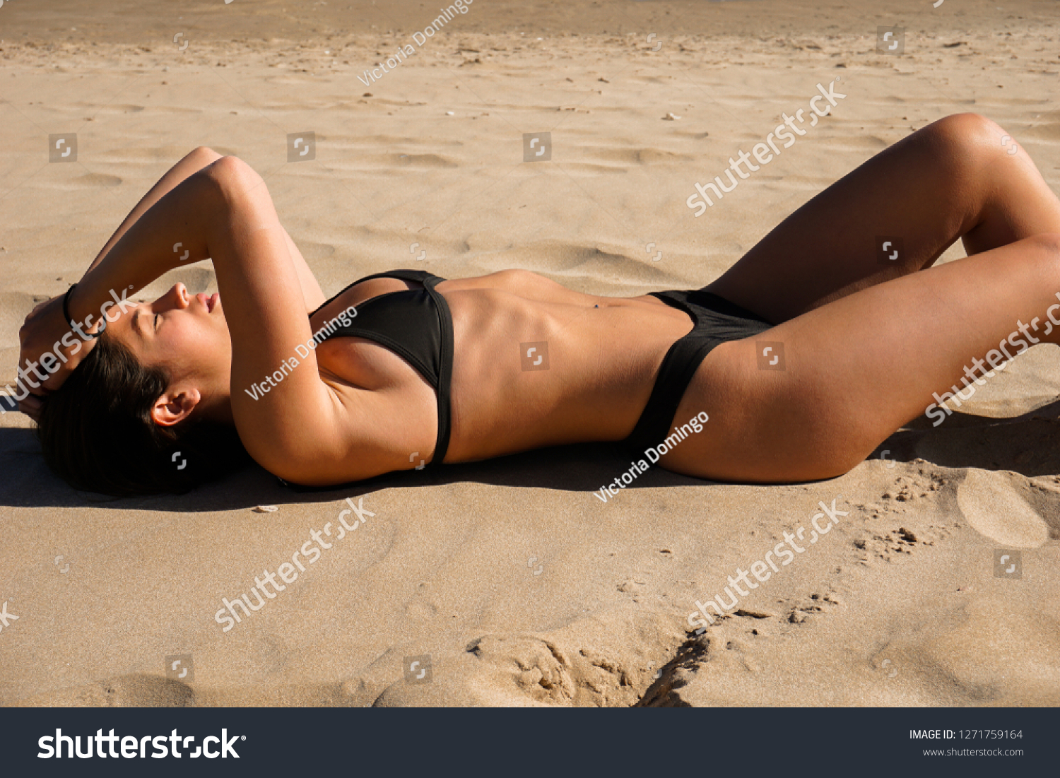 mediterranean girls in bikinis