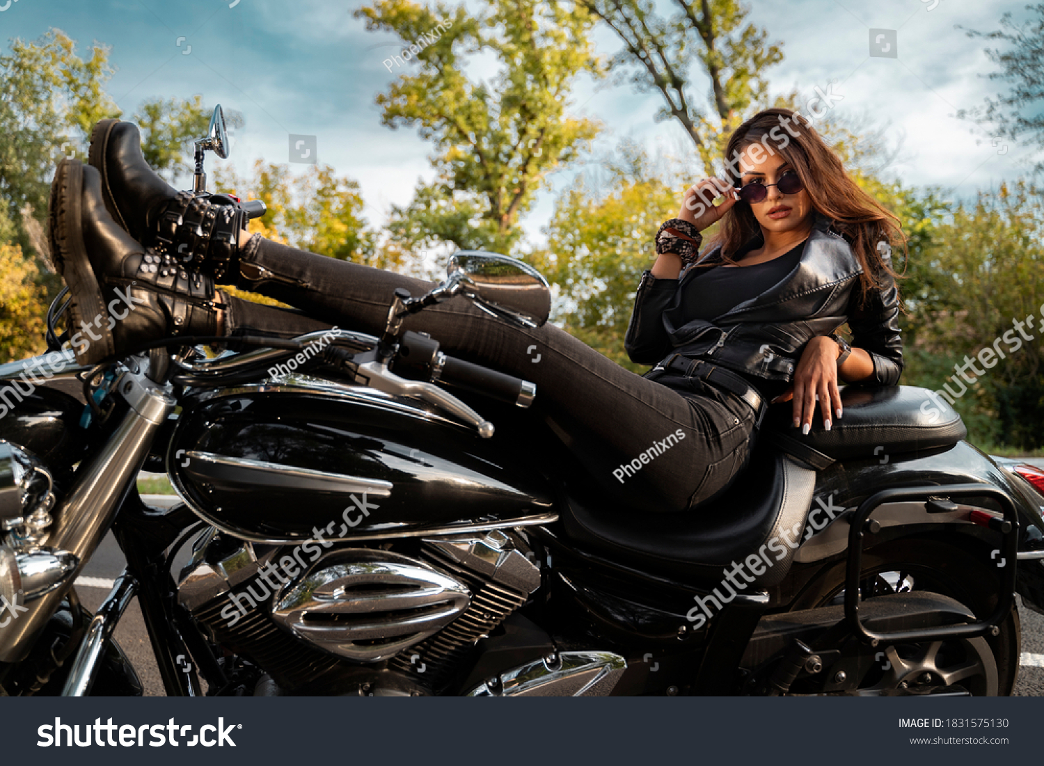 Sexy Flirty Brunette Posing While Laying Foto Stock 1831575130 Shutterstock