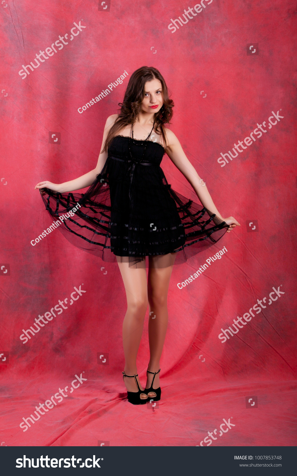 Sexy Girl Black Dress Standing Photo Stock Photo 1007853748 | Shutterstock