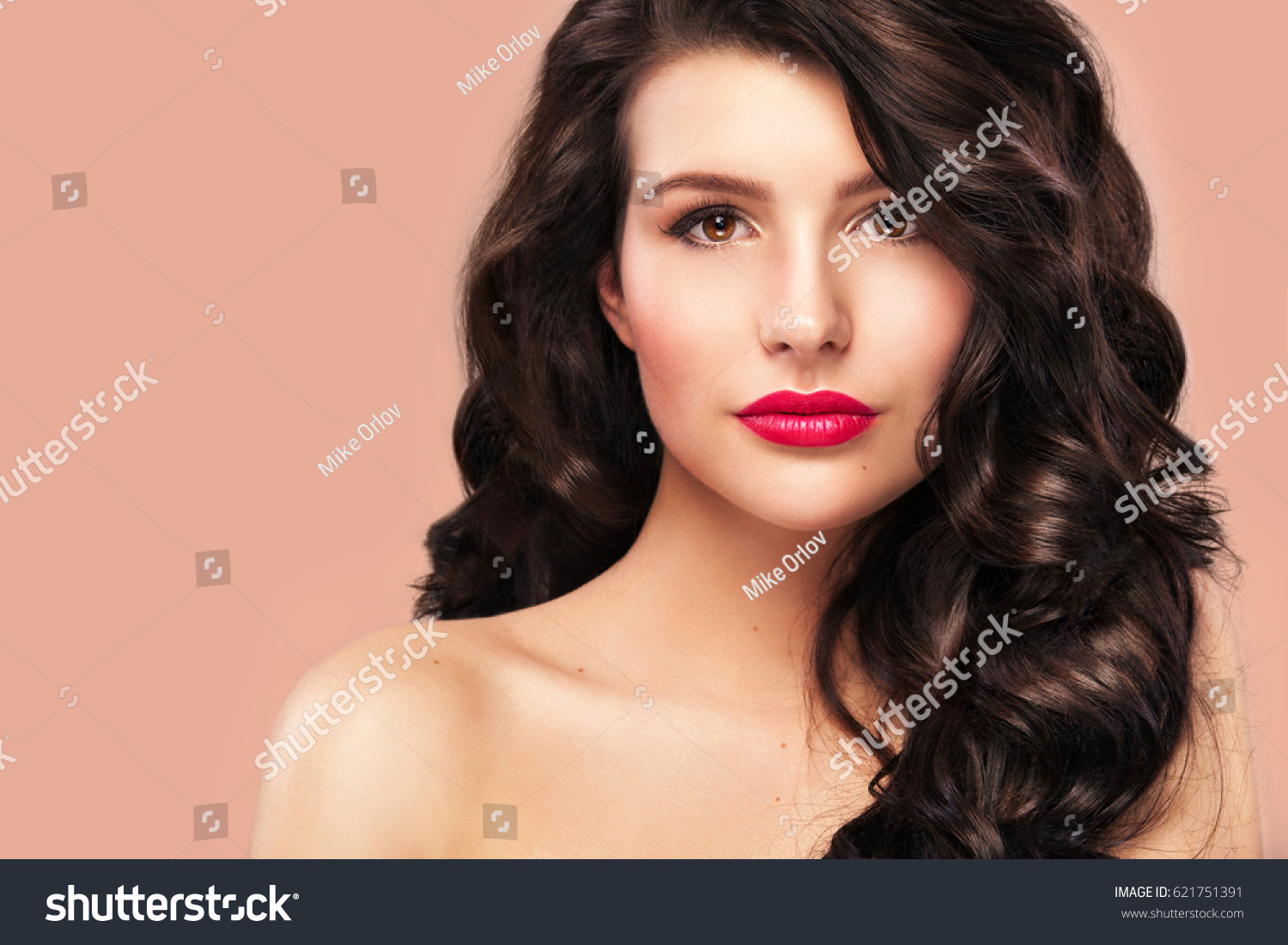 Стоковая фотография 621751391 Sexy Girl Long Shiny Wavy Hair Shutterstock