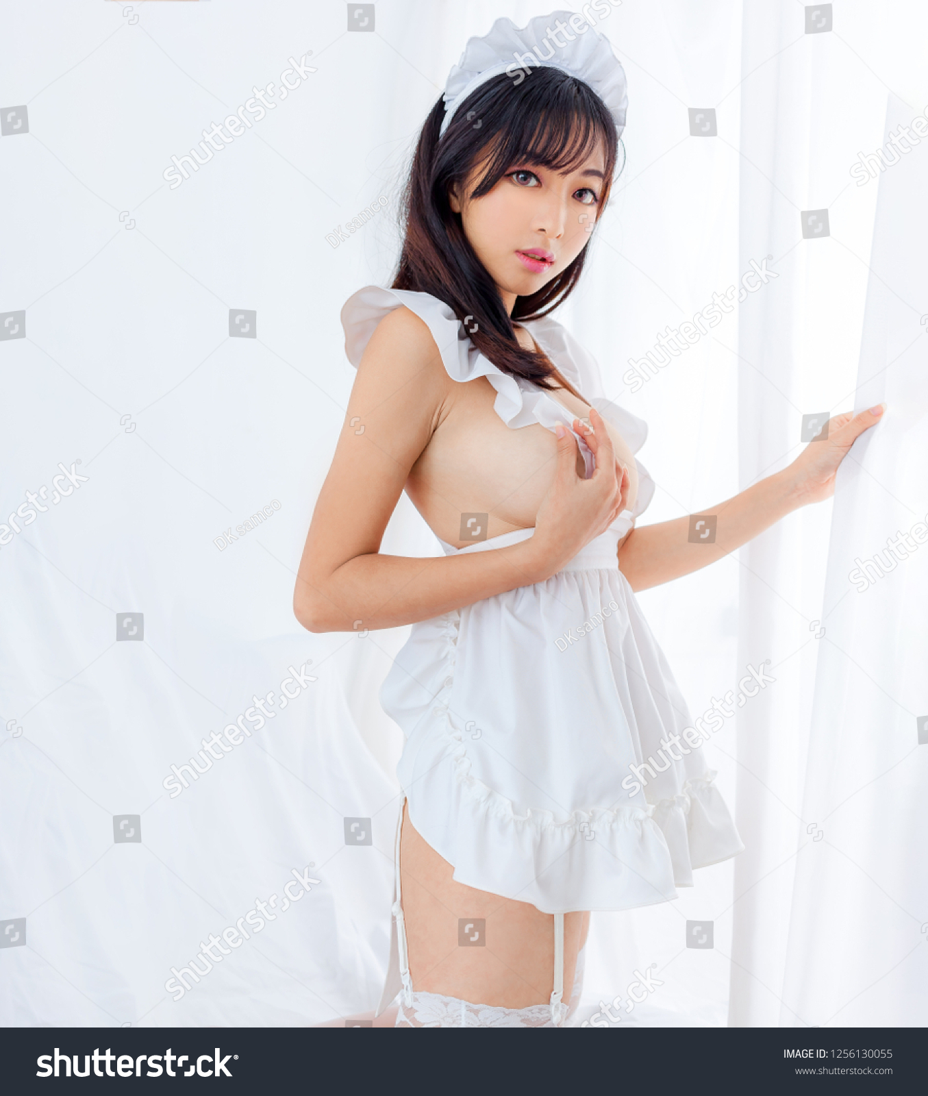 Naked Sexy Maid