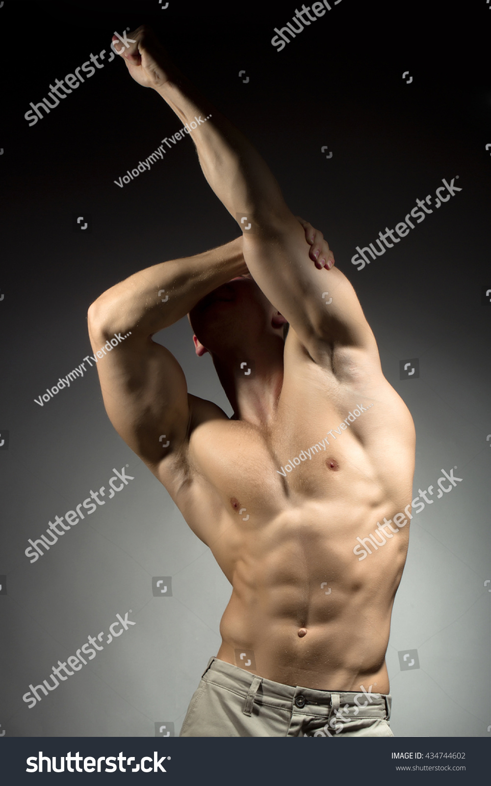 Sexy Muscular Male Torso Athlete Bodybuilder Stockfoto Jetzt Bearbeiten