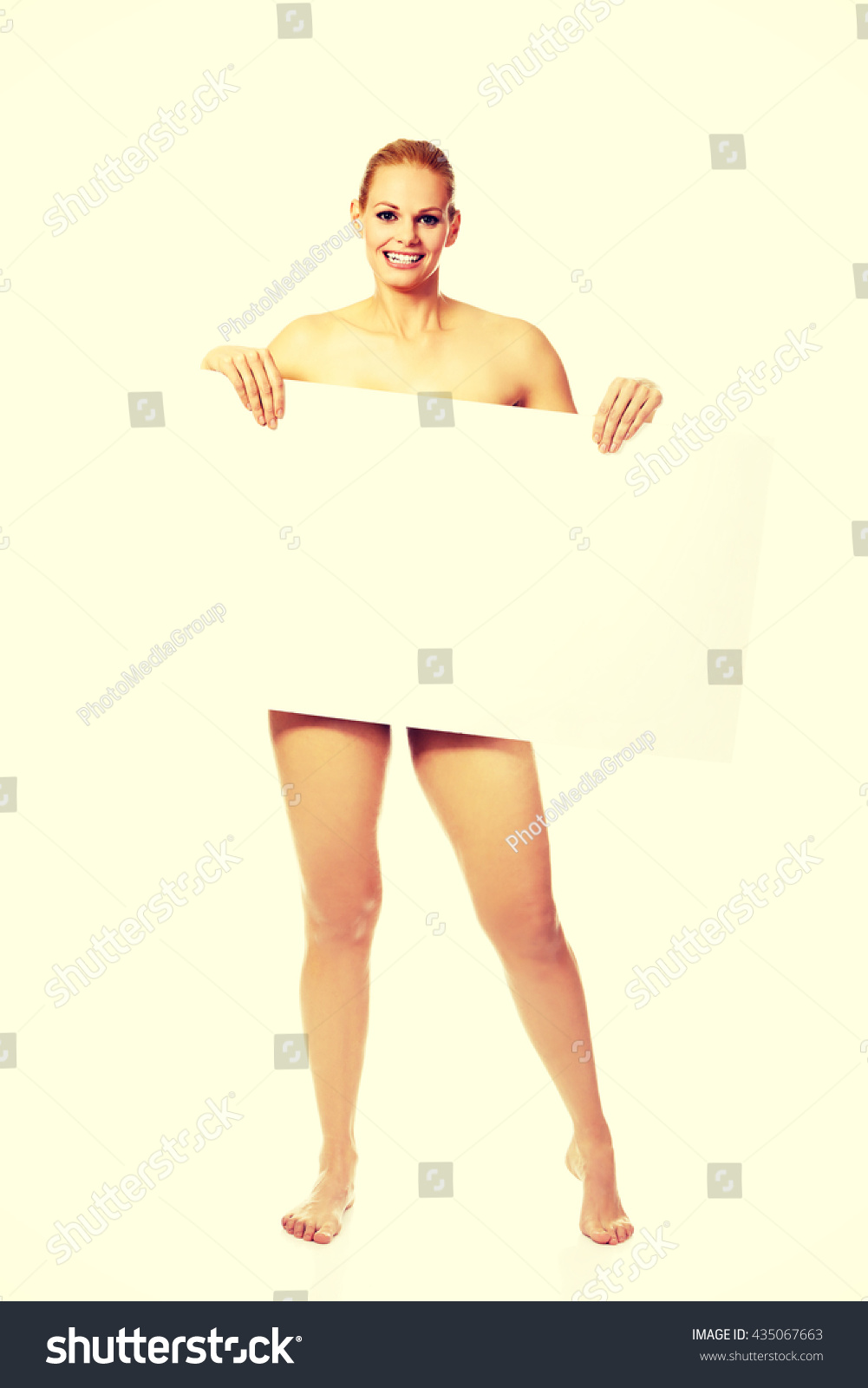 Rubia Sexy Desnuda Sosteniendo Una Tabla Foto De Stock Shutterstock