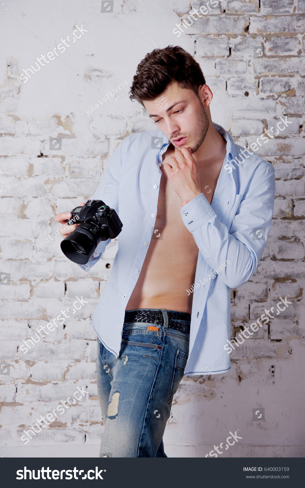 Photo De Stock Sexy Photographer Camera Hand Process Shooting 640003159 Shutterstock 