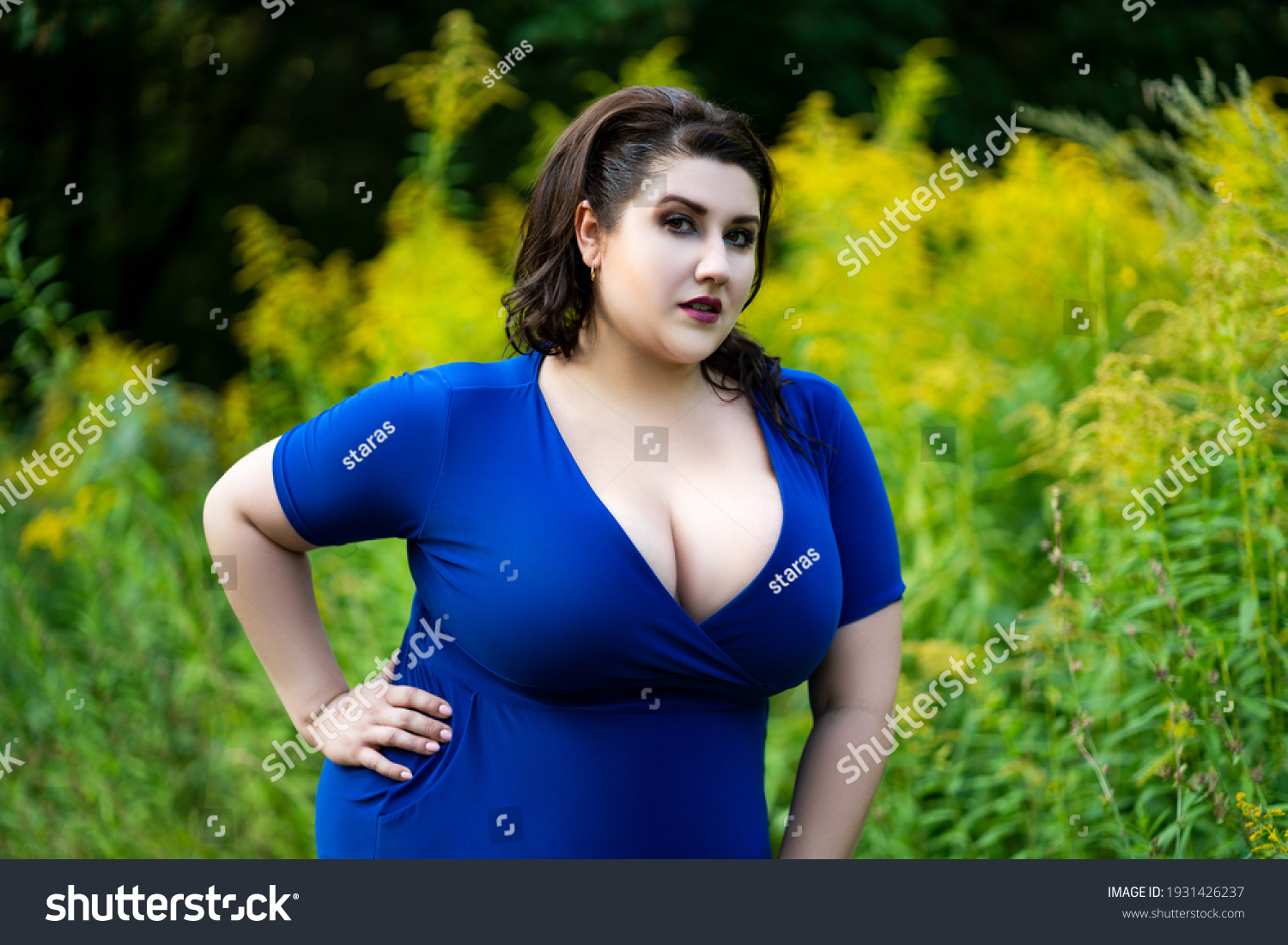Sexy thick old curvy woman