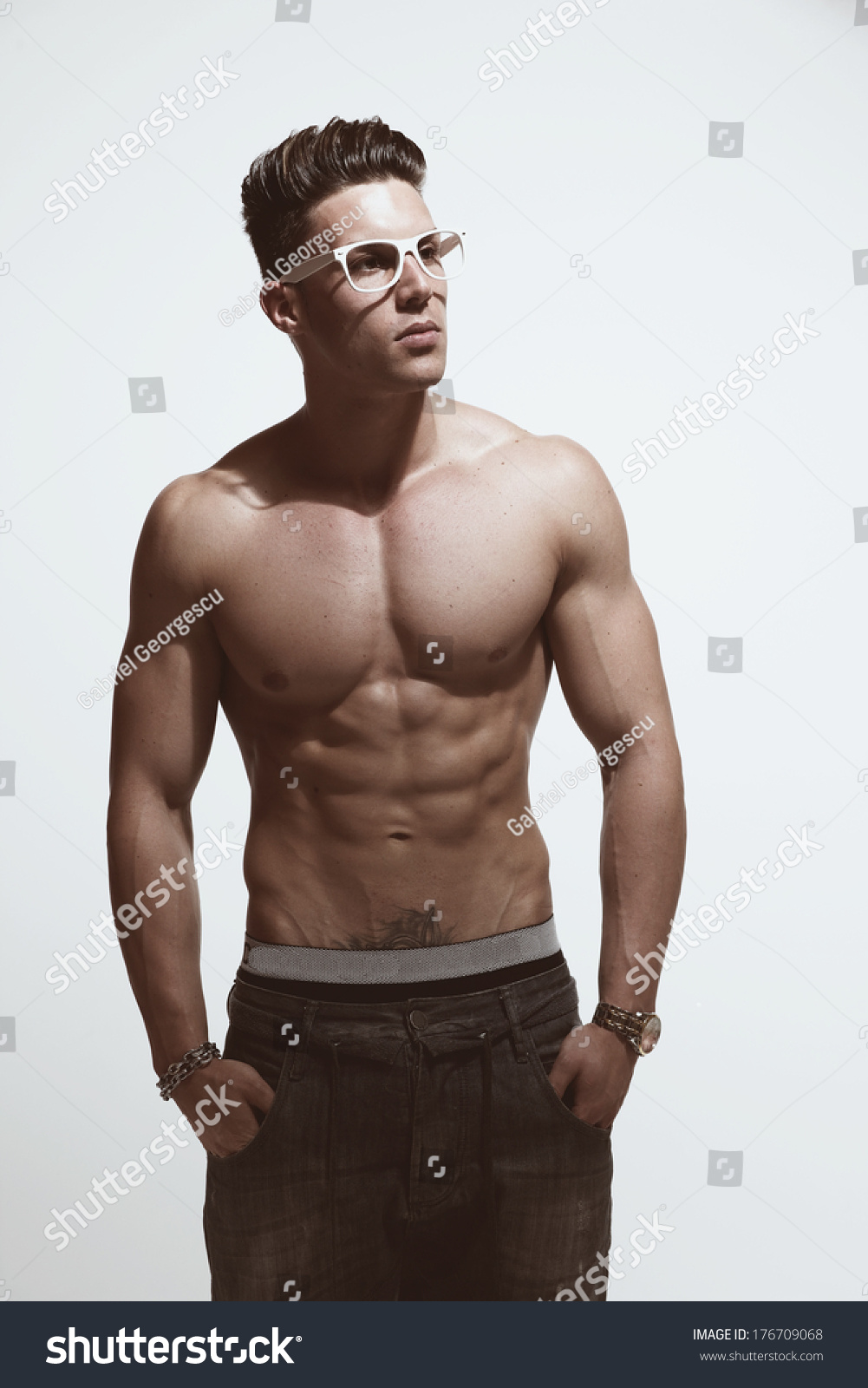 Sexy Portrait Very Muscular Shirtless Male Stock Foto 176709068