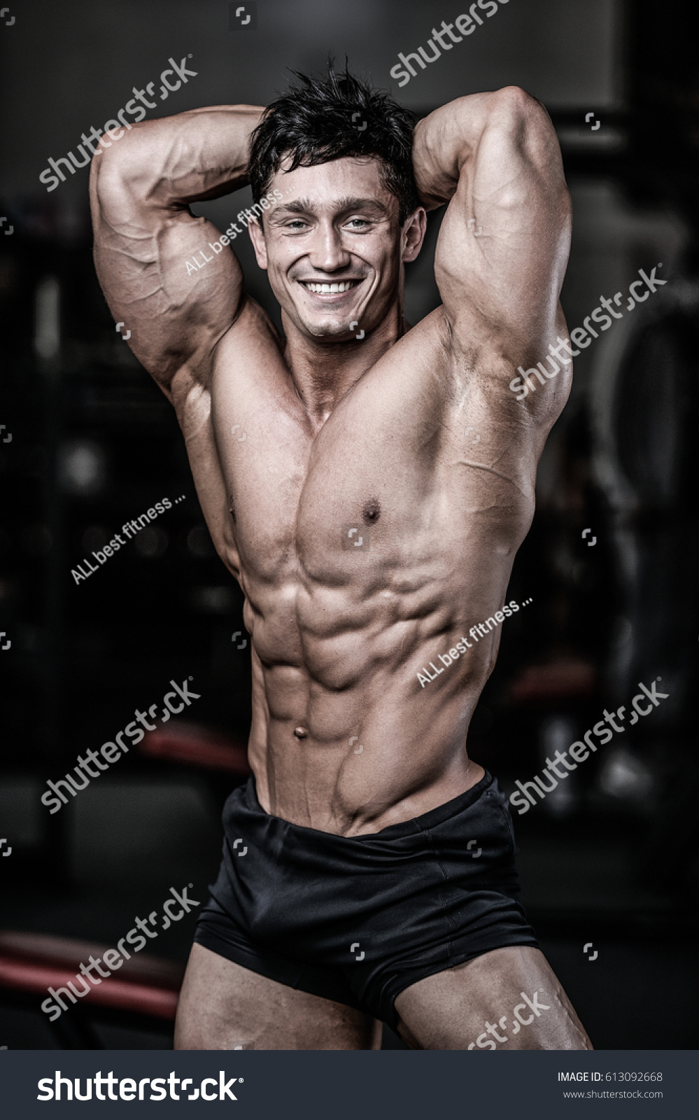 Sexy Portrait Very Muscular Shirtless Male写真素材613092668 Shutterstock