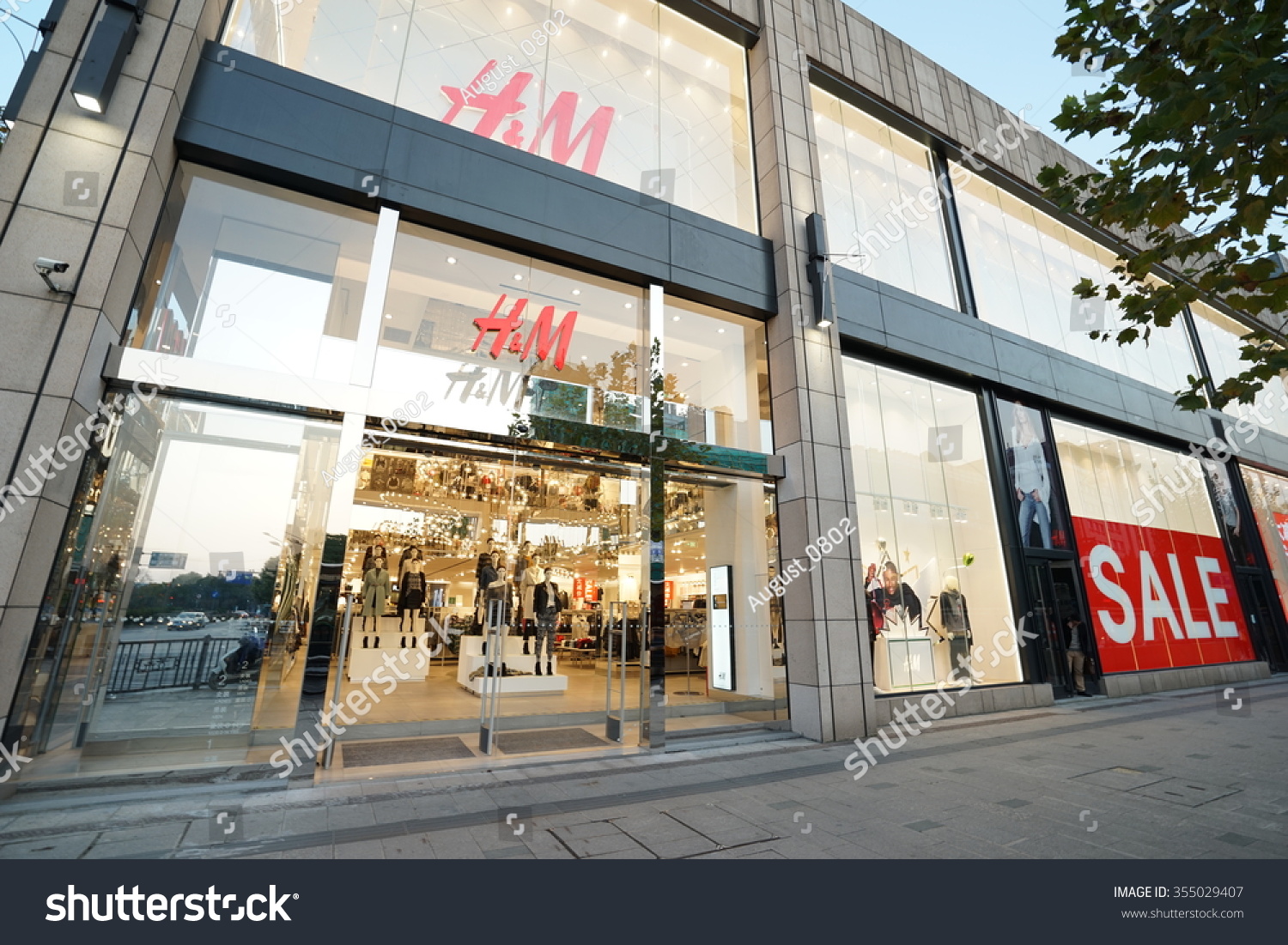 Shanghai-China - Dec. 16,2015: Before Christmas, Hm Fashion Store In ...