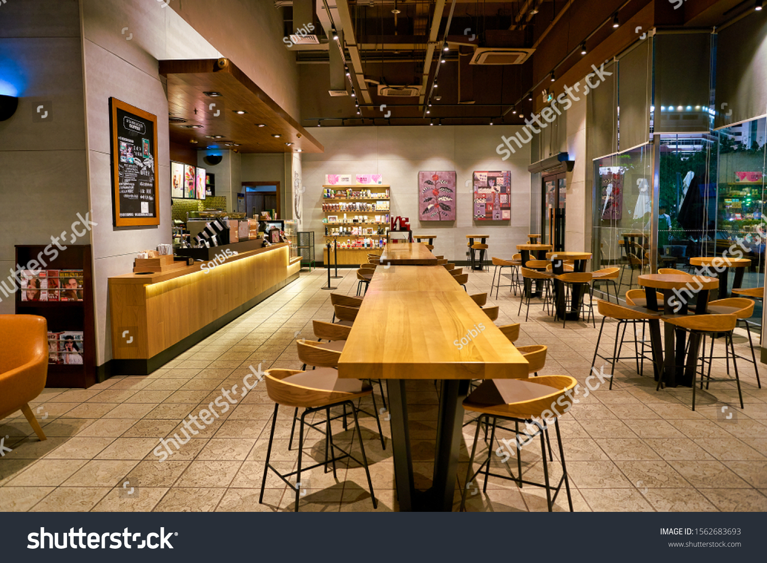 9863 Starbucks Cafe Interior Images Stock Photos And Vectors Shutterstock