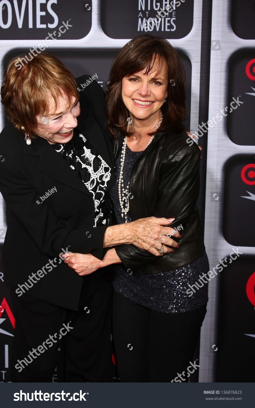 Shirley Maclaine Sally Field Afi Night Stock Photo 136876823 | Shutterstock