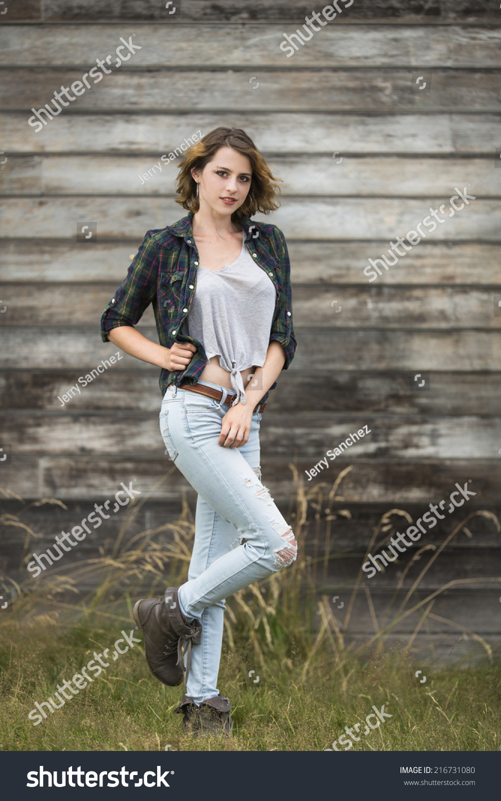 girl wearing short shirt