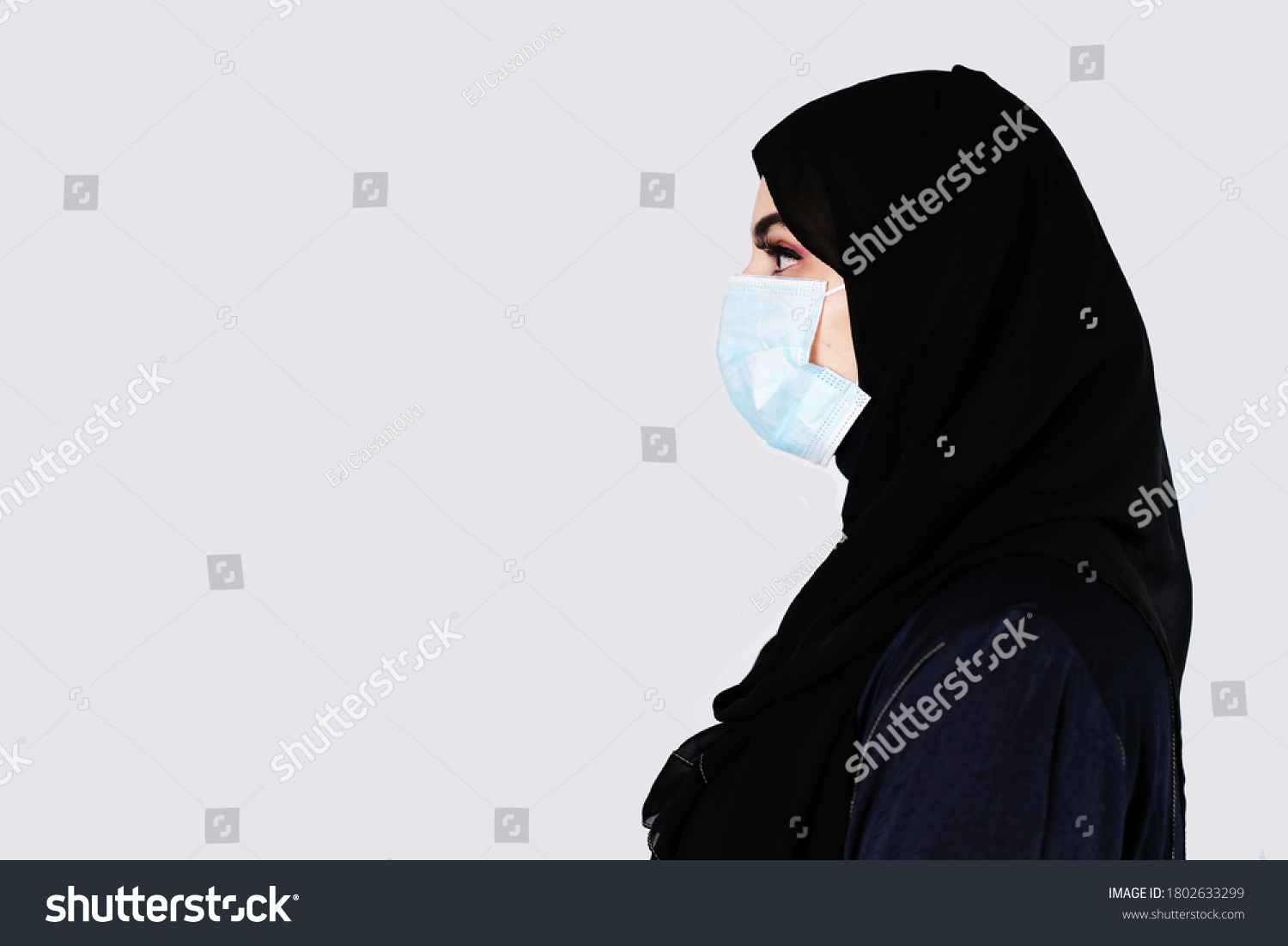 147 Lady wearing hijab side view Images, Stock Photos & Vectors ...