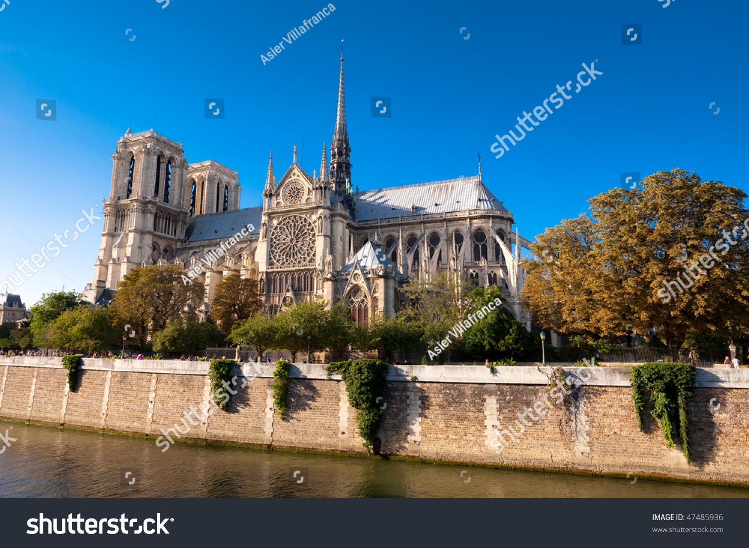 Side View Of Notre Dame Cathedral, In Paris. Stock Photo 47485936 ...