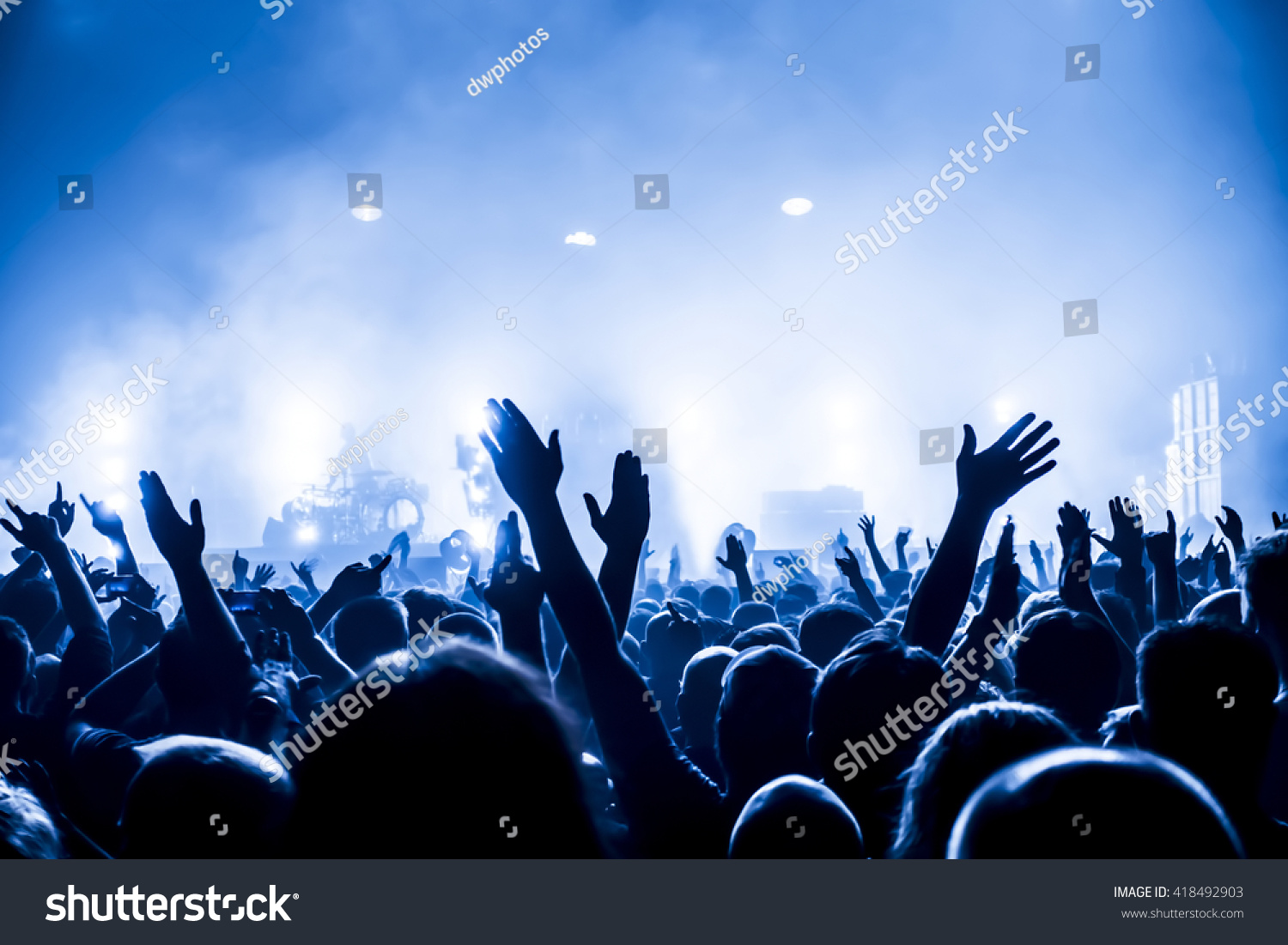 164,283 Group of people concert Images, Stock Photos & Vectors ...