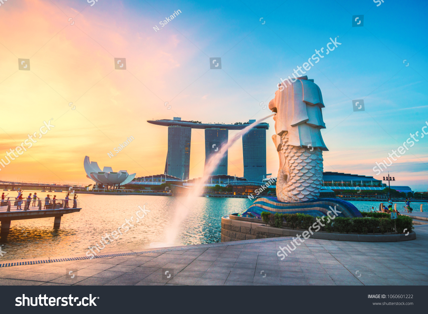 Singaporejuly 9 16 Merlion Statue Fountain の写真素材 今すぐ編集