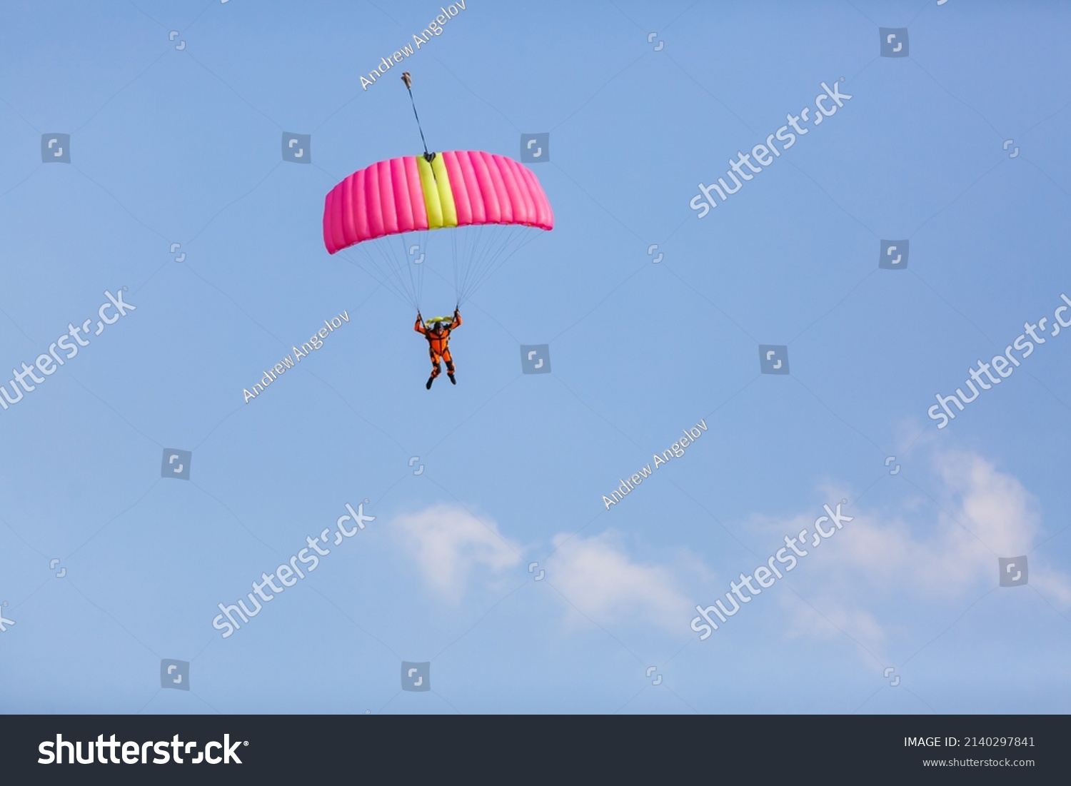 33,629 Flying parachute Images, Stock Photos & Vectors | Shutterstock