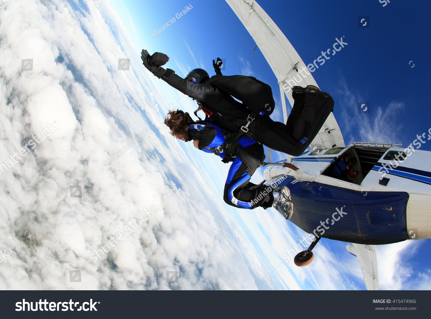 1,293 Sky diving tandem Images, Stock Photos & Vectors | Shutterstock