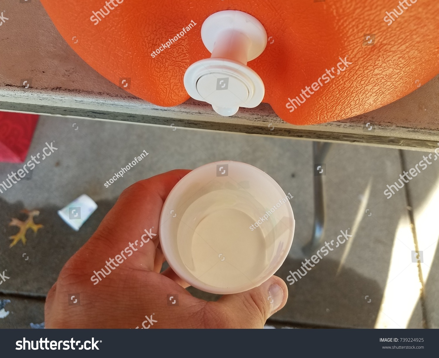 Small Paper Cup Water Orange Dispenser Stock Photo 739224925 Shutterstock