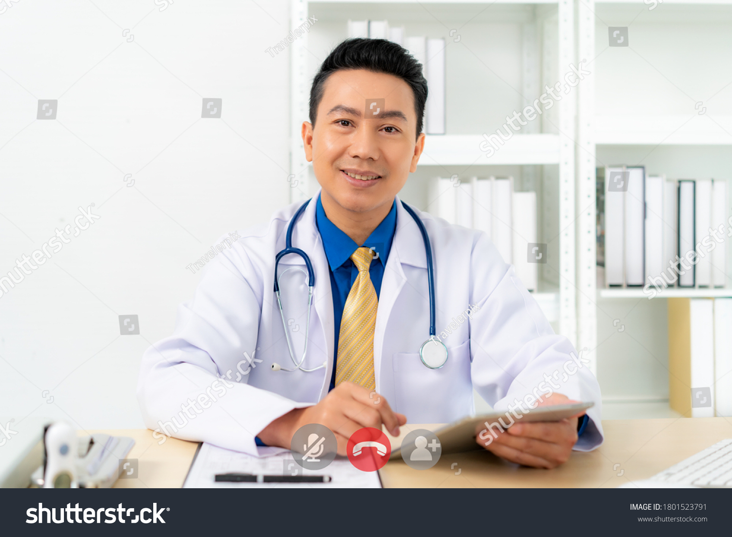 21,425 Asian doctors talking Images, Stock Photos & Vectors | Shutterstock