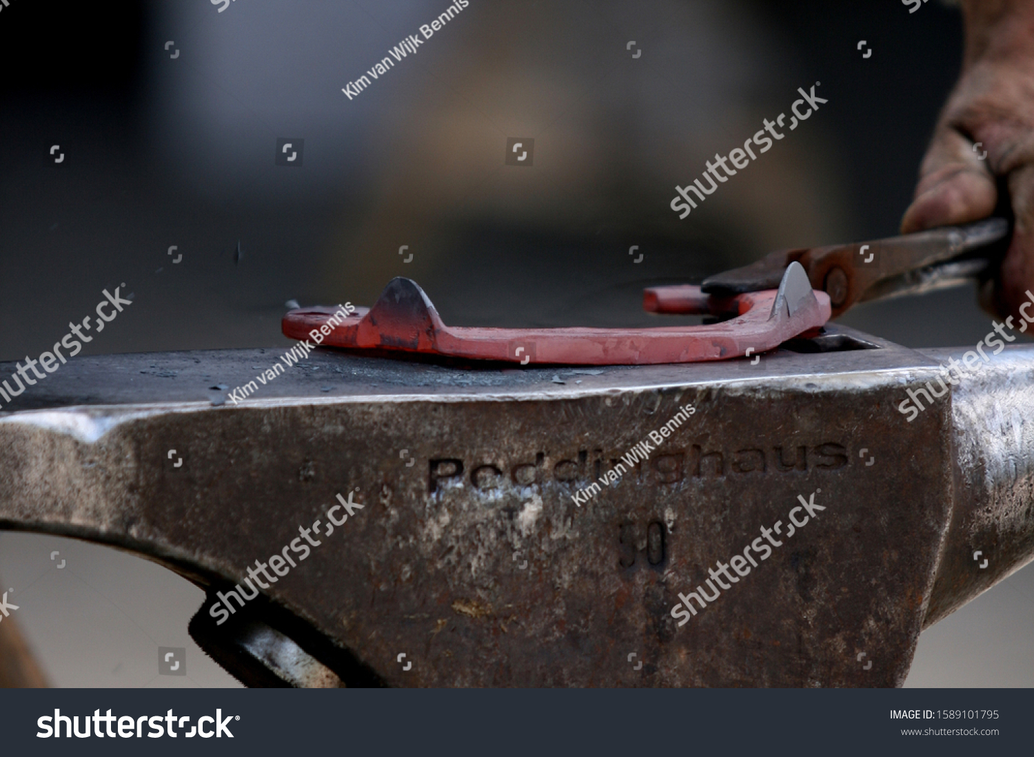 33 Anvil Hammer Vector 库存照片 图片和摄影作品 Shutterstock