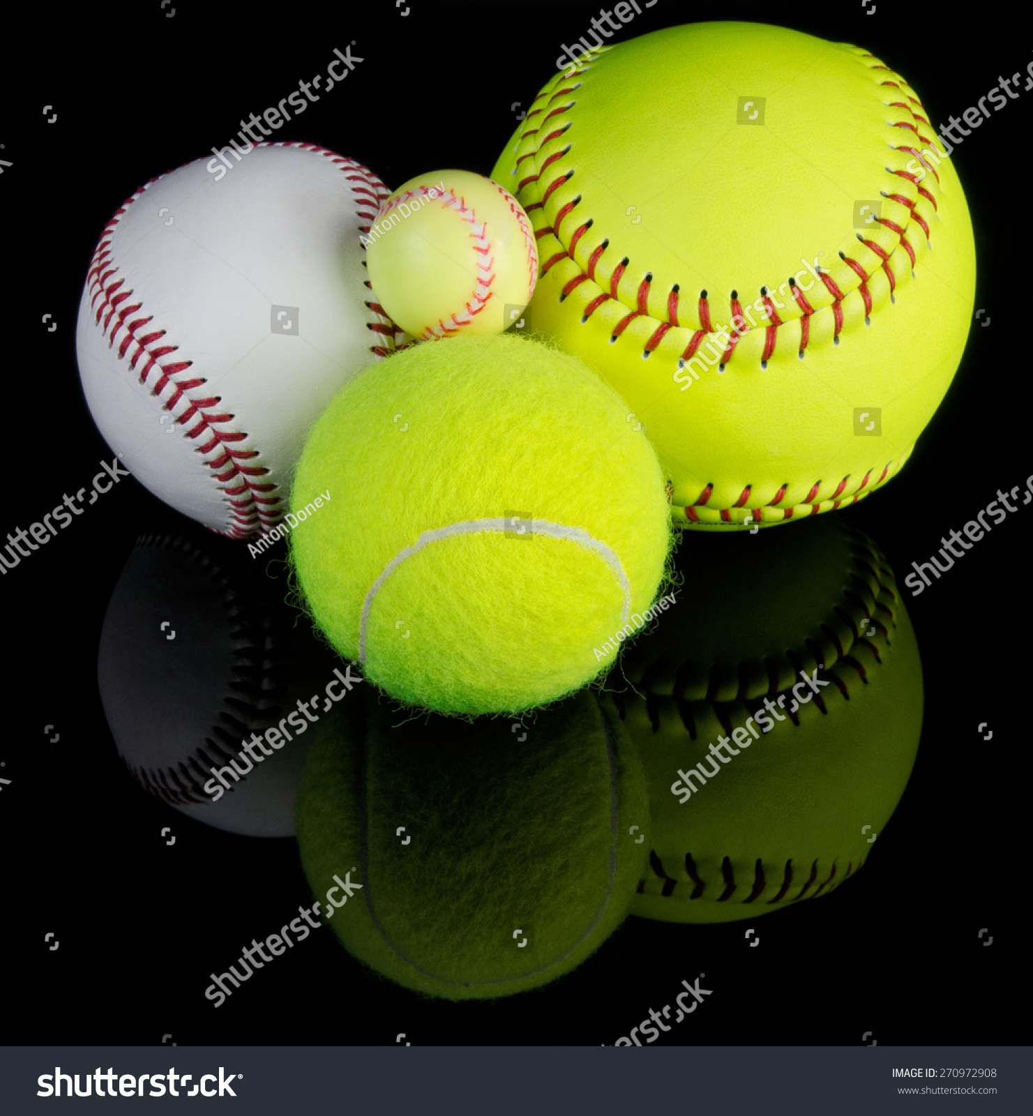 Softball vs baseball