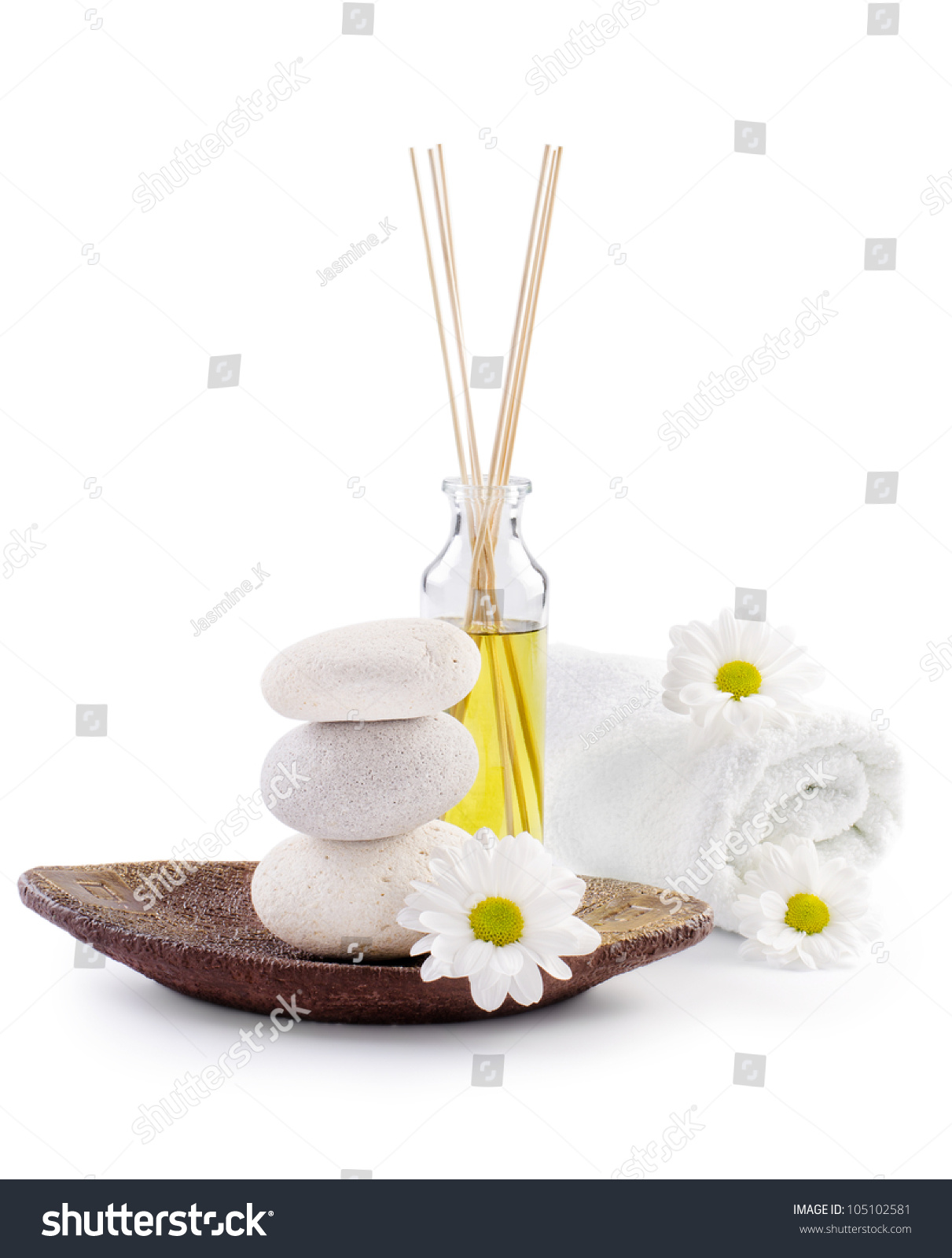 spa decoration white chrysanthemum flowers spa lagerfoto 105102581 spa decoration white chrysanthemum flowers spa lagerfoto 105102581