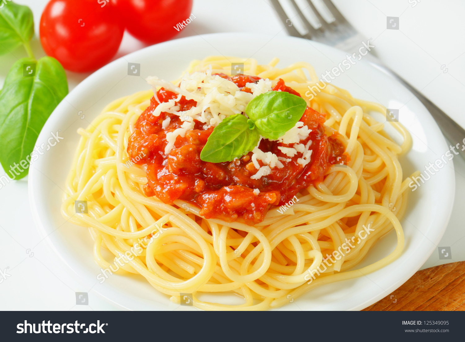 Spaghetti Bolognese Stock Photo 125349095 : Shutterstock