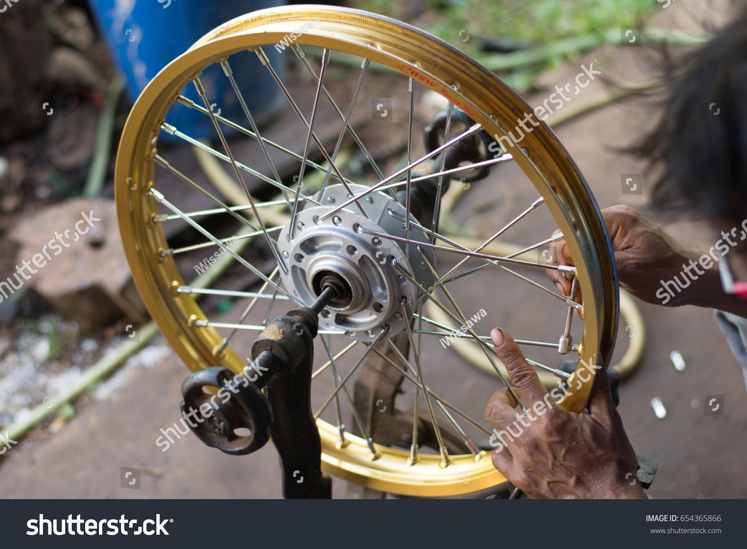 Spoke Adjustment Motorcycles Truing Spoke Tighten Stock Photo 654365866 ...