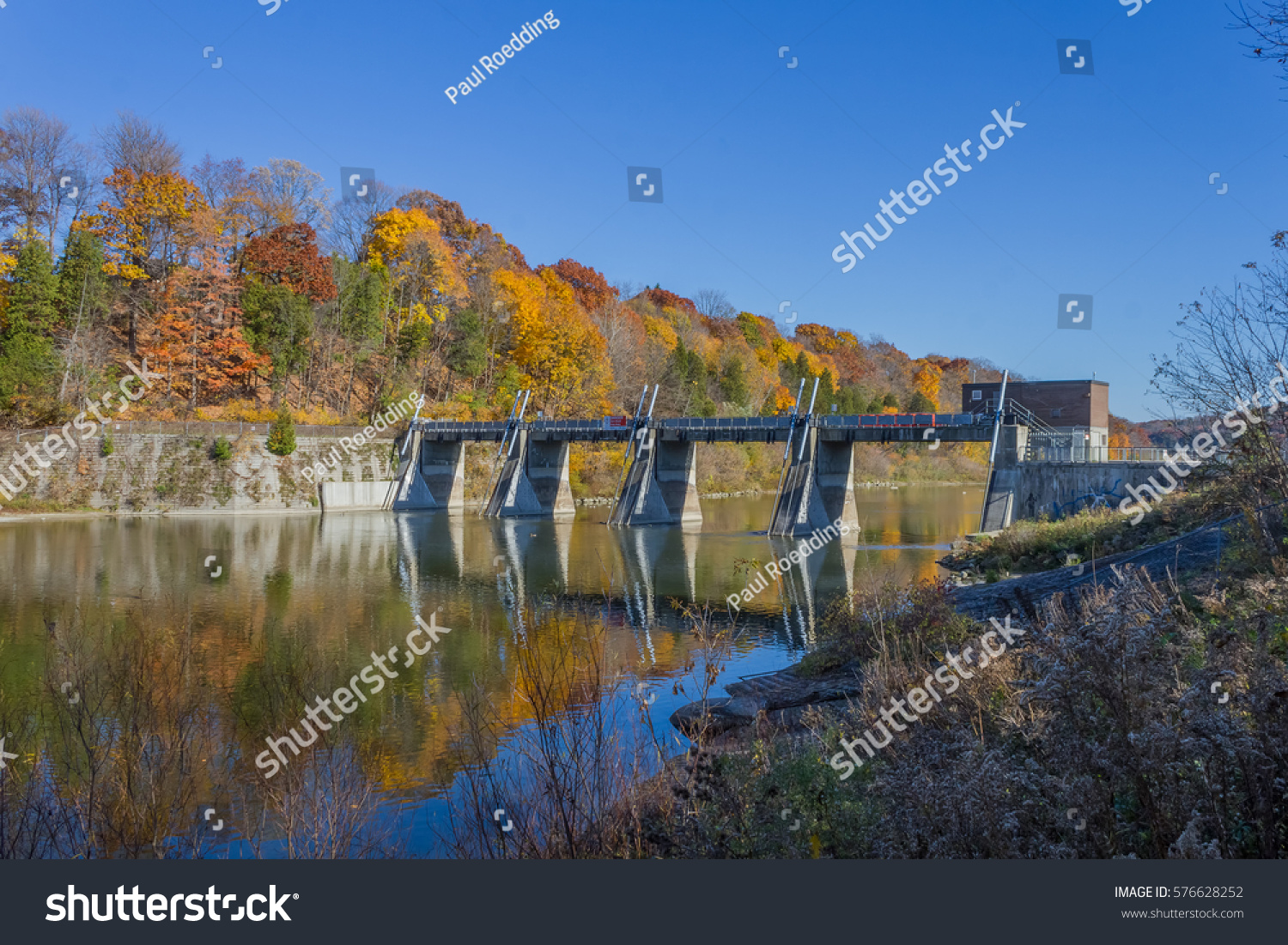 4 Springbank Dam Images Stock Photos And Vectors Shutterstock