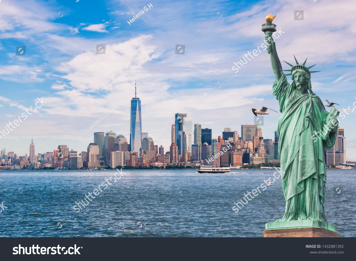 9" Silver Statue of Liberty Figurine w.Flag Base and NYC SKYLines from NYC 