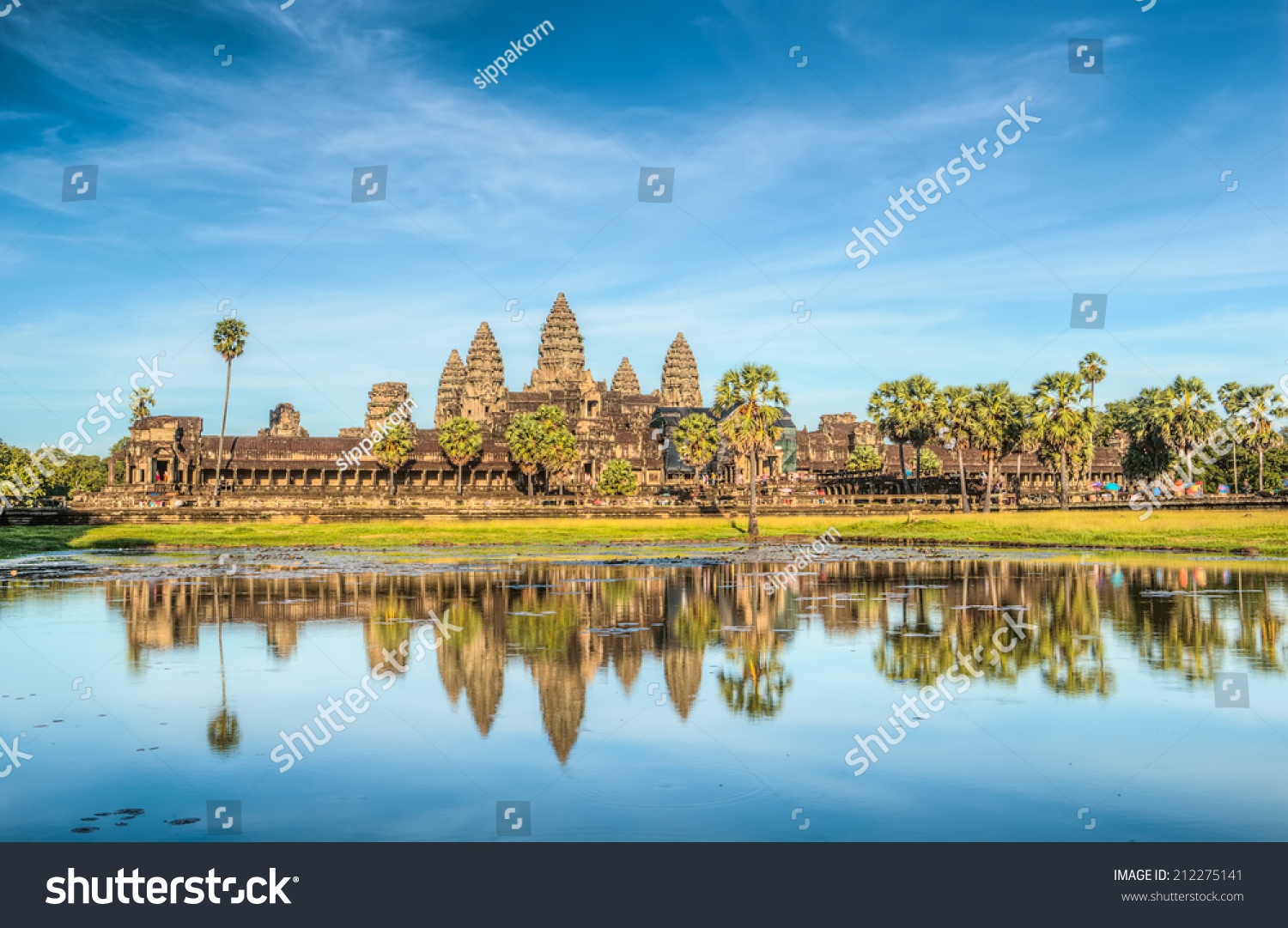 Status Angkor Wat Sunset Golden Shine Stock Photo 212275141 | Shutterstock