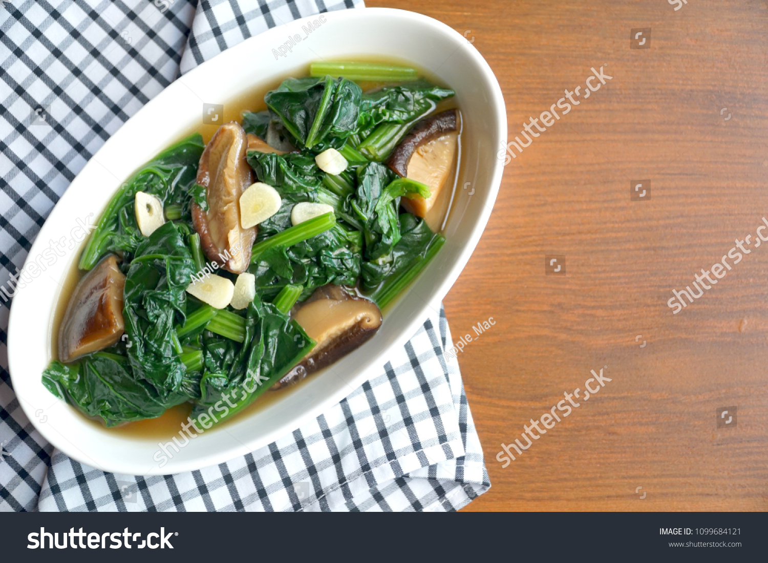 Stir Fried Spinach Shiitake Mushroom Chinese Stock Photo Edit Now 1099684121