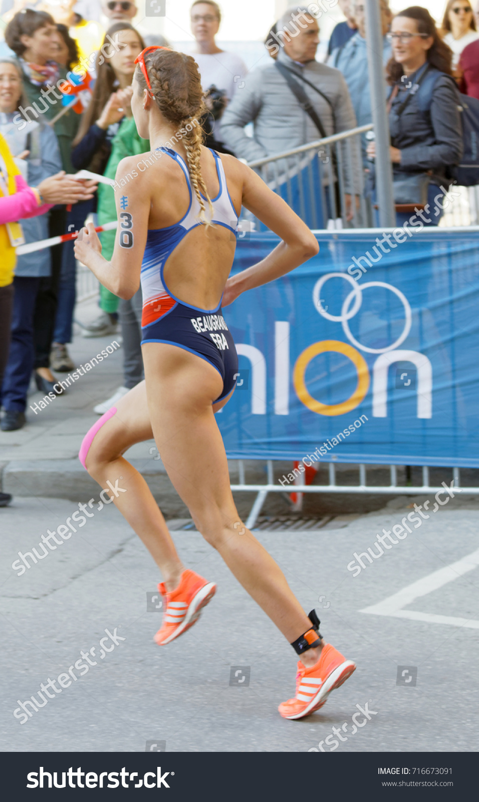 Suchen Sie Nach Stockholm Aug 26 2017 Running Female Stockbildern In Hd Und Millionen Weiteren Lizenzfreien Stockfotos Illustrationen Und Vektorgrafiken In Der Shutterstock Kollektion Jeden Tag Werden Tausende Neue Hochwertige Bilder Hinzugefugt